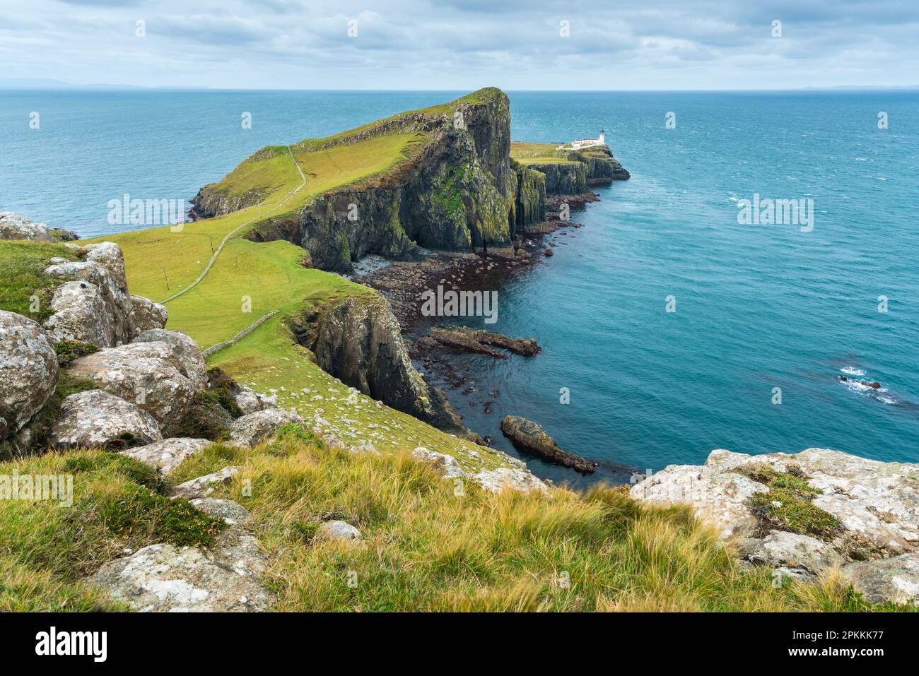 Phare de Neist point, île de Skye, Hébrides intérieures, Écosse, Royaume-Uni, Europe Banque D'Images