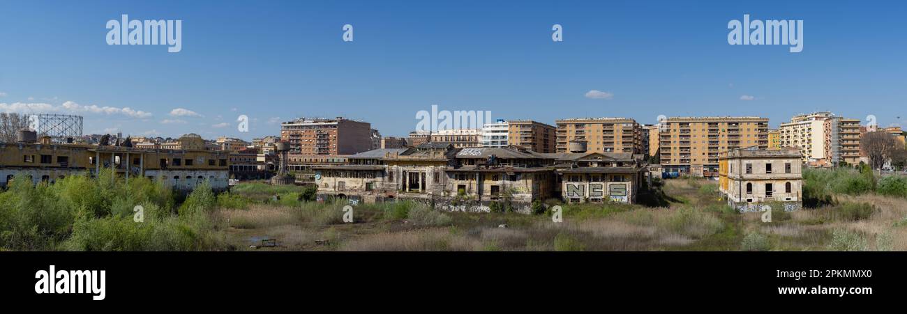 Panorama de l'ancien Mercati Generali (marchés généraux), Rome Italie , bâtiments abandonnés dans le centre-ville Banque D'Images