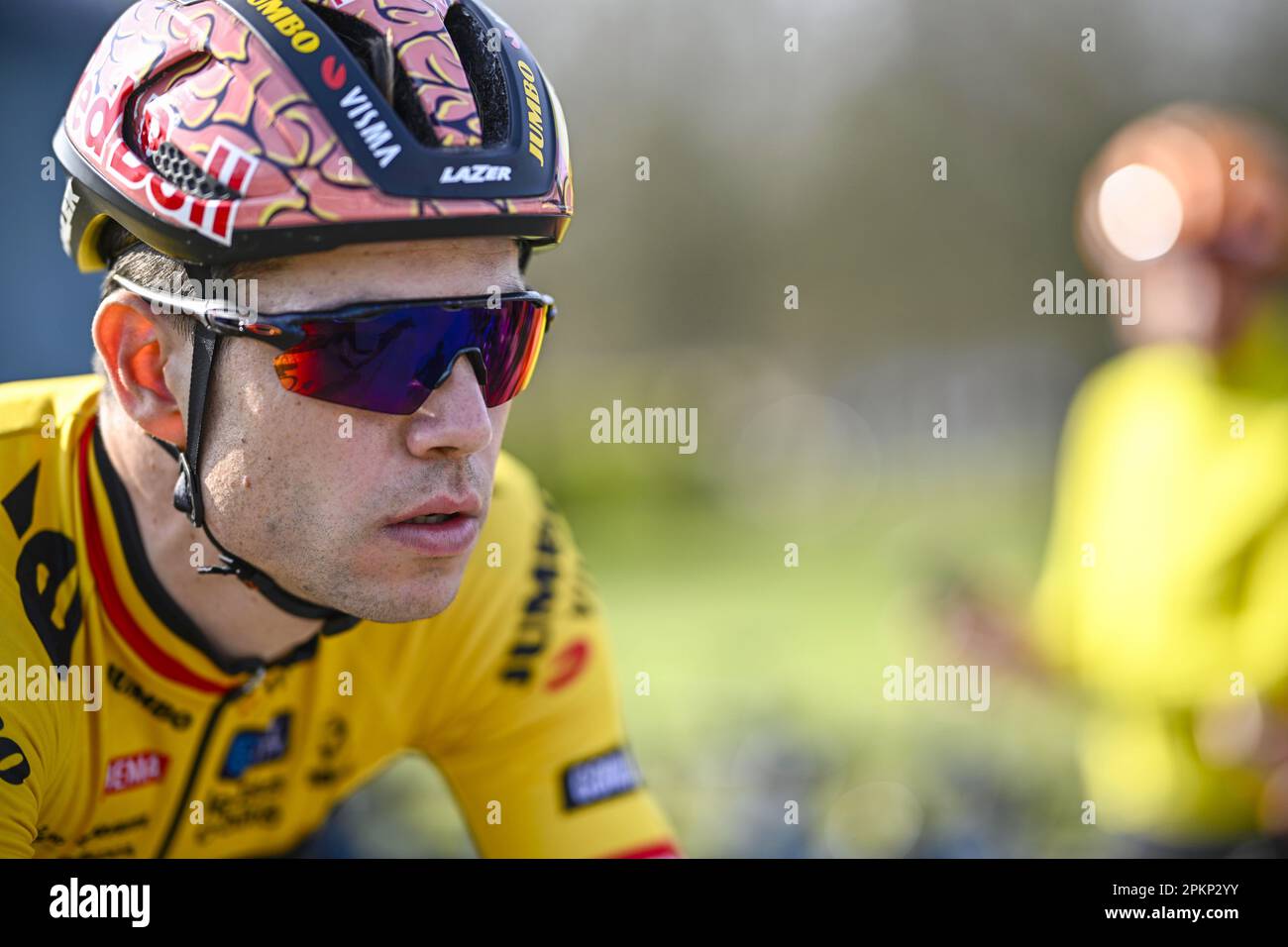 Roubaix, France. 09th avril 2023. Wout van Aert de l'équipe Jumbo-Visma en Belgique, photographié au début de la course d'élite masculine de l'épreuve cycliste « Paris-Roubaix », 256,6km de Compiègne à Roubaix, France, le dimanche 09 avril 2023. BELGA PHOTO JASPER JACOBS crédit: Belga News Agency/Alay Live News Banque D'Images