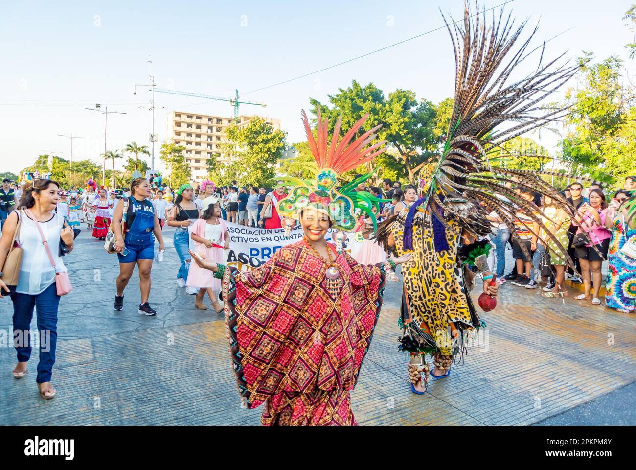 Cancun, Quintana Roo, Mexique, Mexico, Mexico avec des vêtements mexicains traditionnels au carnaval de Cancun 2023. Banque D'Images