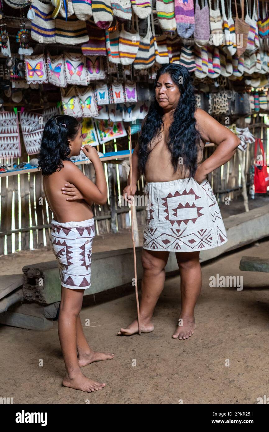 Les Bora sont une tribu indigène de l'Amazonie péruvienne Banque D'Images