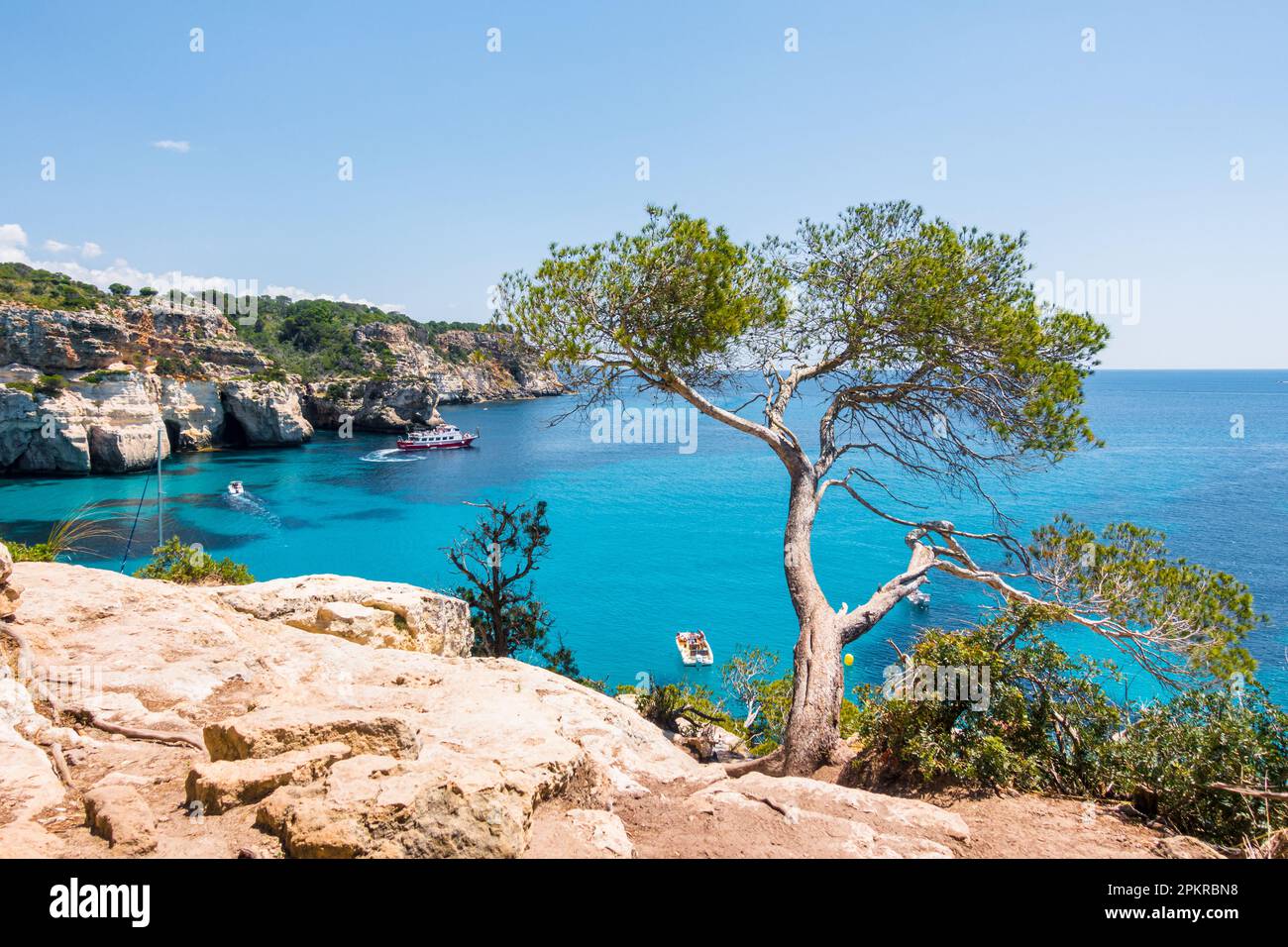Menorca Holiday Beach vue sur la mer Banque D'Images