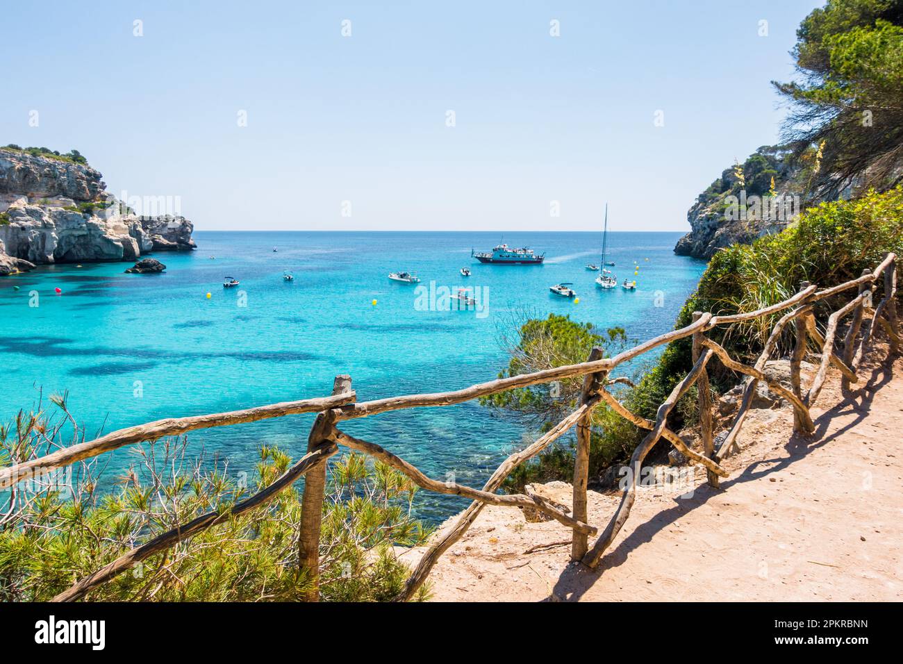 Menorca Holiday Beach vue sur la mer Banque D'Images