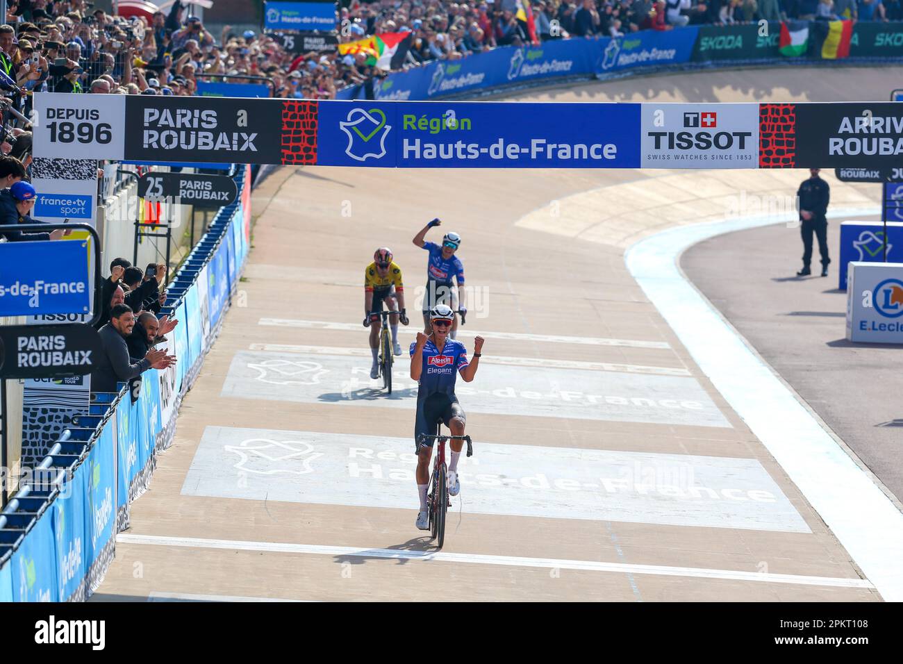 Christopher Goding Compeigne, Roubaix, France. 9th avril 2023. Jasper PHILIPSEN, Jumbo ...