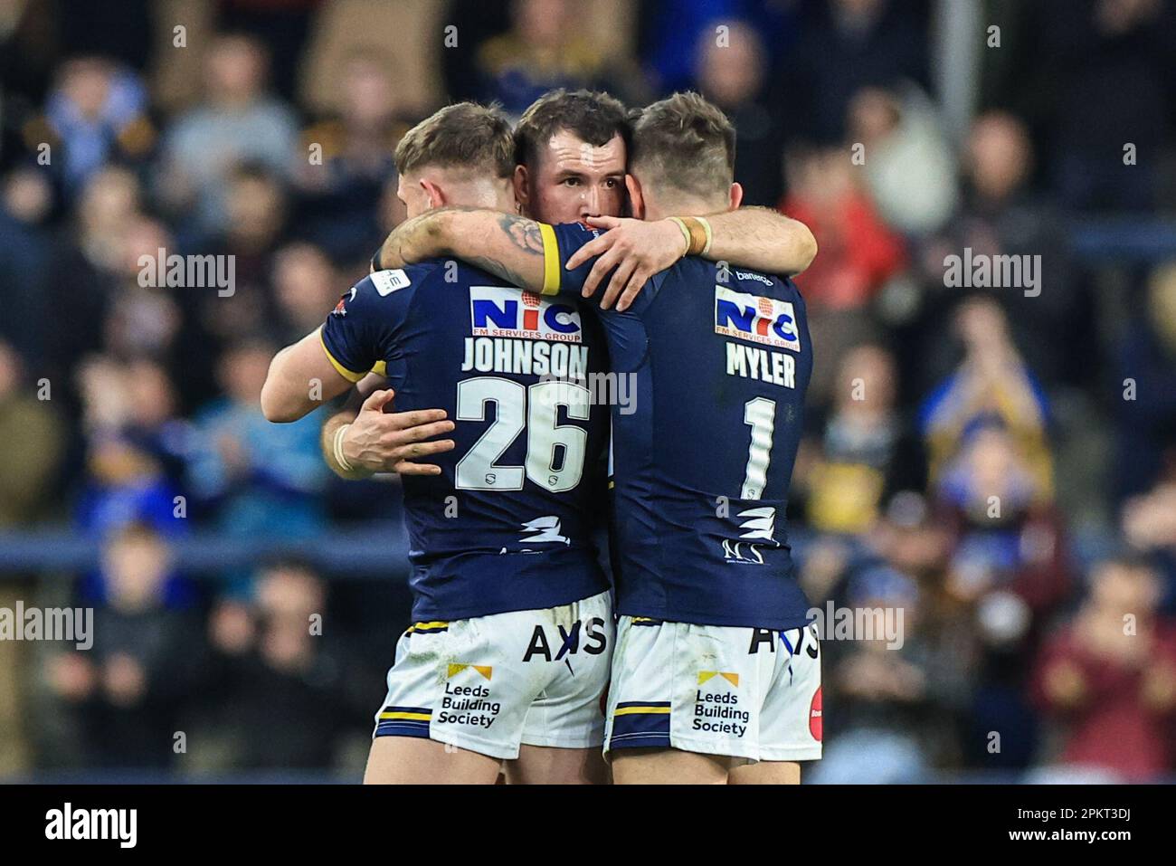 Leeds, Royaume-Uni. 09th avril 2023. Corey Johnson #26 de Leeds Rhinos Cameron Smith #13 de Leeds Rhinos et Richie Myler #1 de Leeds Rhinos fêtez la victoire 18-17 lors du match de Betfred Super League Round 8 Leeds Rhinos vs Huddersfield Giants au Headingley Stadium, Leeds, Royaume-Uni, 9th avril 2023 (photo de Mark Cosgrove/News Images) À Leeds, Royaume-Uni, le 4/9/2023. (Photo de Mark Cosgrove/News Images/Sipa USA) crédit: SIPA USA/Alay Live News Banque D'Images