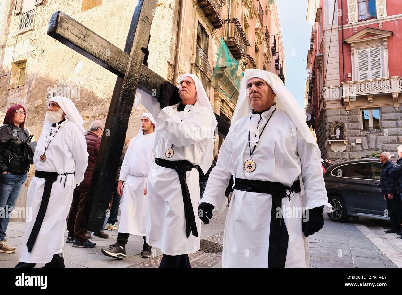 Procession de Pâques dans la vieille ville de Cagliari Banque D'Images