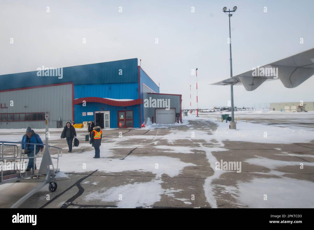 Sur le tarmac à l'aéroport de Churchill, Manitoba, Canada Banque D'Images