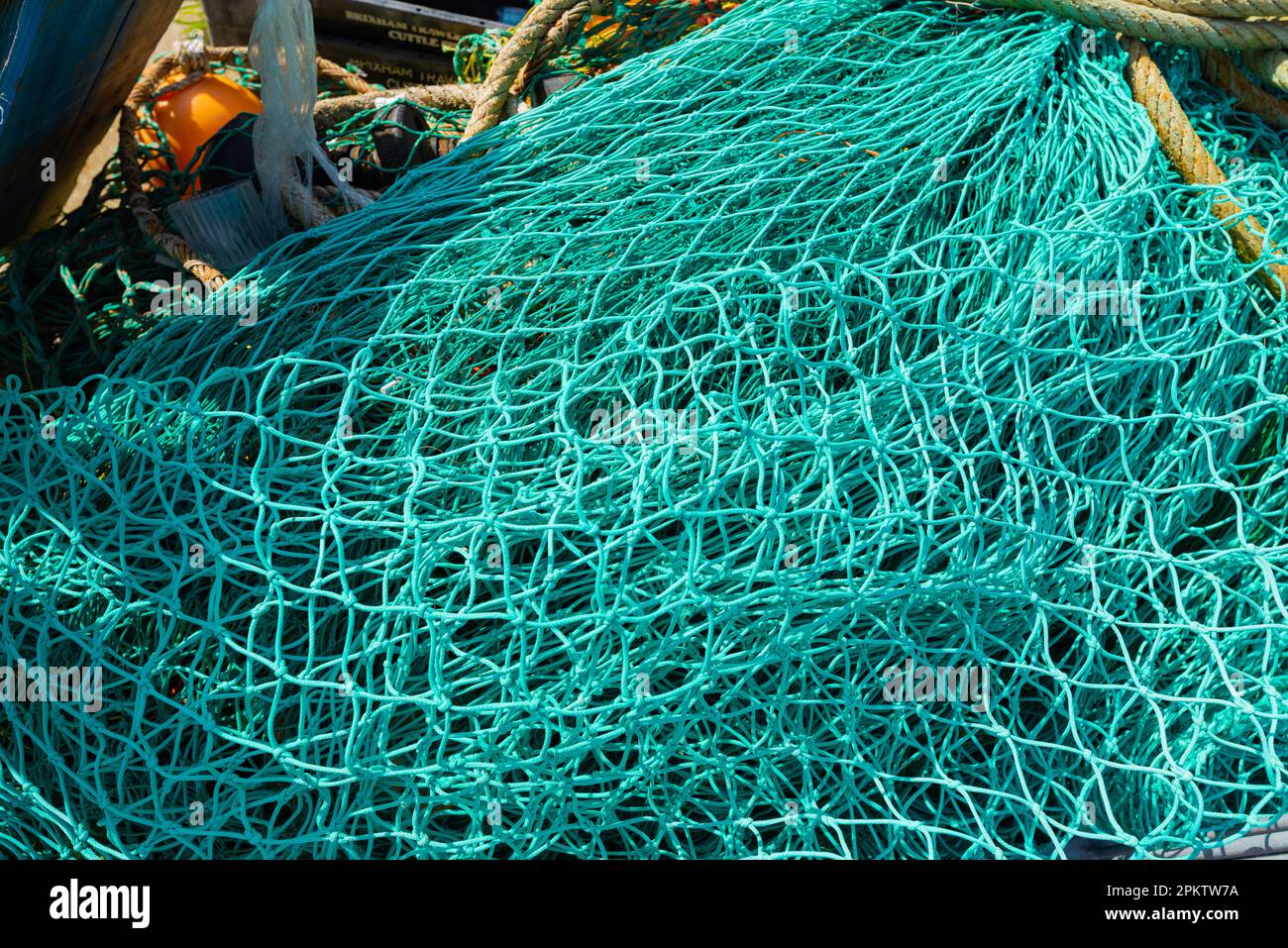 Matériel de pêche. Matériel de pêche nautique. Fond de port maritime. Concept de poisson frais. Banque D'Images