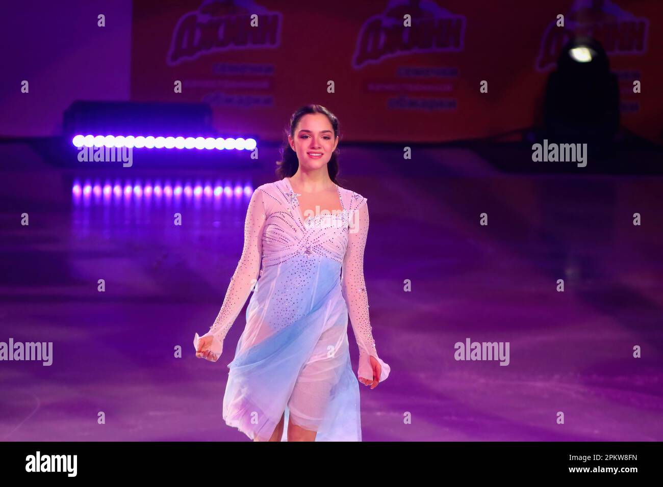 Saint-Pétersbourg, Russie. 09th avril 2023. Evgenia Meddeva, un athlète se produit dans le programme de patinage artistique lors du spectacle de glace de l'équipe Eteri Tutberidze - Champions sur glace à Saint-Pétersbourg, au complexe sportif de Yubileyny. (Photo de Maksim Konstantinov/SOPA Images/Sipa USA) crédit: SIPA USA/Alay Live News Banque D'Images