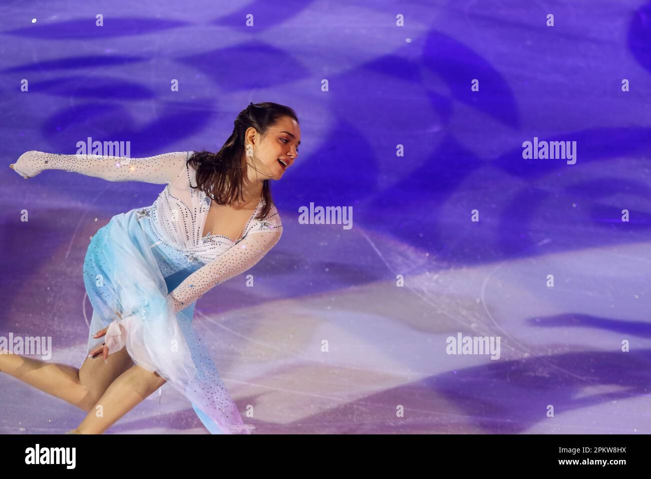 Saint-Pétersbourg, Russie. 09th avril 2023. Evgenia Meddeva, un athlète se produit dans le programme de patinage artistique lors du spectacle de glace de l'équipe Eteri Tutberidze - Champions sur glace à Saint-Pétersbourg, au complexe sportif de Yubileyny. (Photo de Maksim Konstantinov/SOPA Images/Sipa USA) crédit: SIPA USA/Alay Live News Banque D'Images
