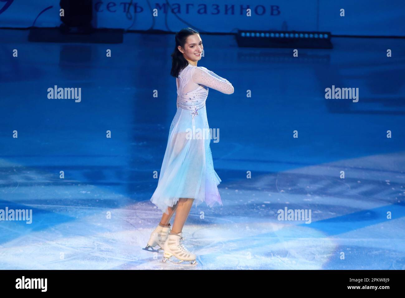 Saint-Pétersbourg, Russie. 09th avril 2023. Evgenia Meddeva, un athlète se produit dans le programme de patinage artistique lors du spectacle de glace de l'équipe Eteri Tutberidze - Champions sur glace à Saint-Pétersbourg, au complexe sportif de Yubileyny. (Photo de Maksim Konstantinov/SOPA Images/Sipa USA) crédit: SIPA USA/Alay Live News Banque D'Images