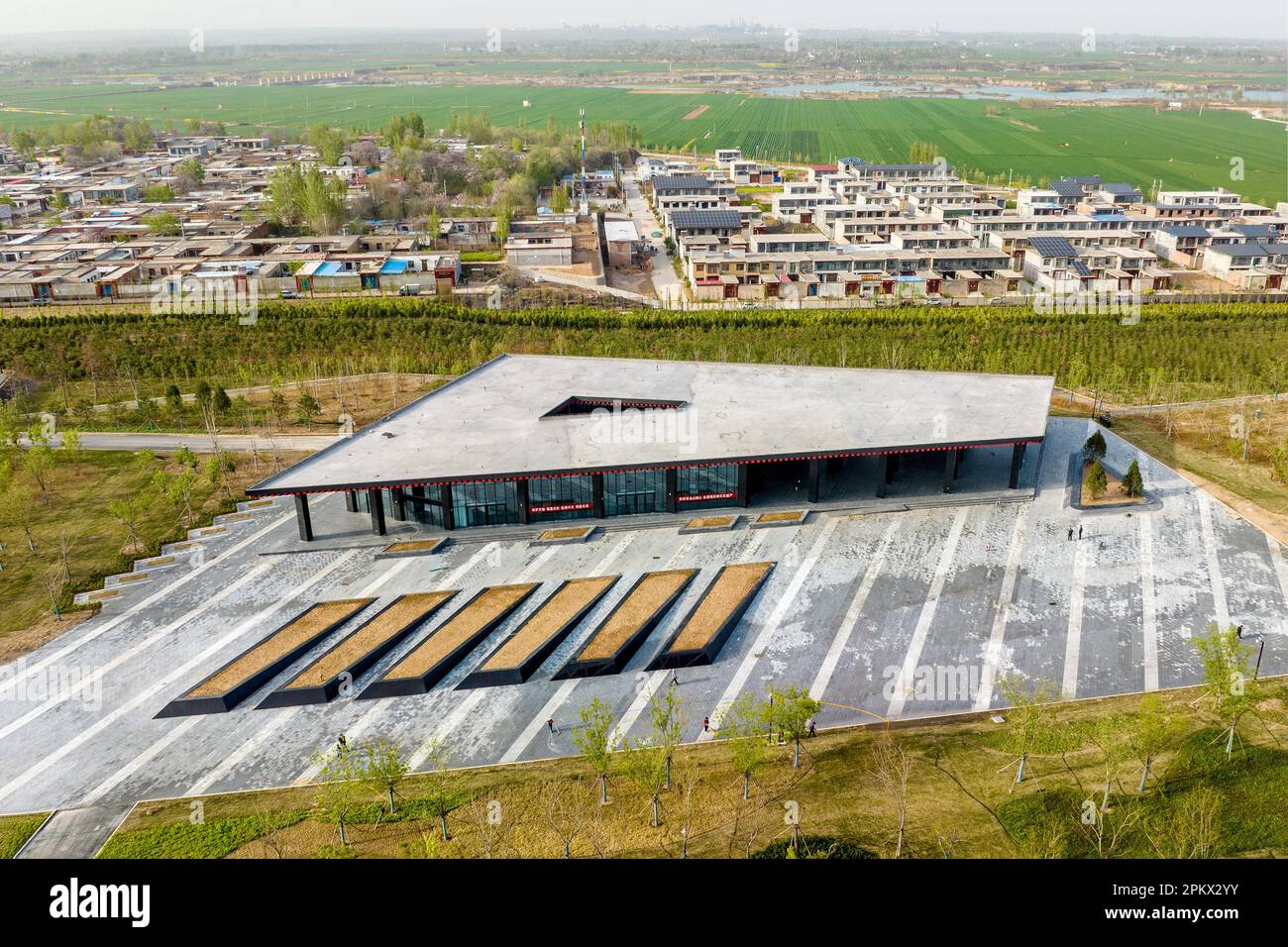 ANYANG, CHINE - le 9 AVRIL 2023 - la photo aérienne montre le site de Jailing de Cao qui sera bientôt ouvert à Anyang, province de Henan, Chine, 9 avril 2023. Banque D'Images