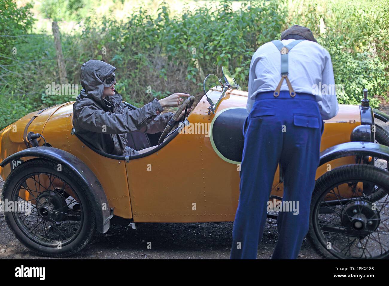 une voiture d'époque se décompose dans le comté Banque D'Images