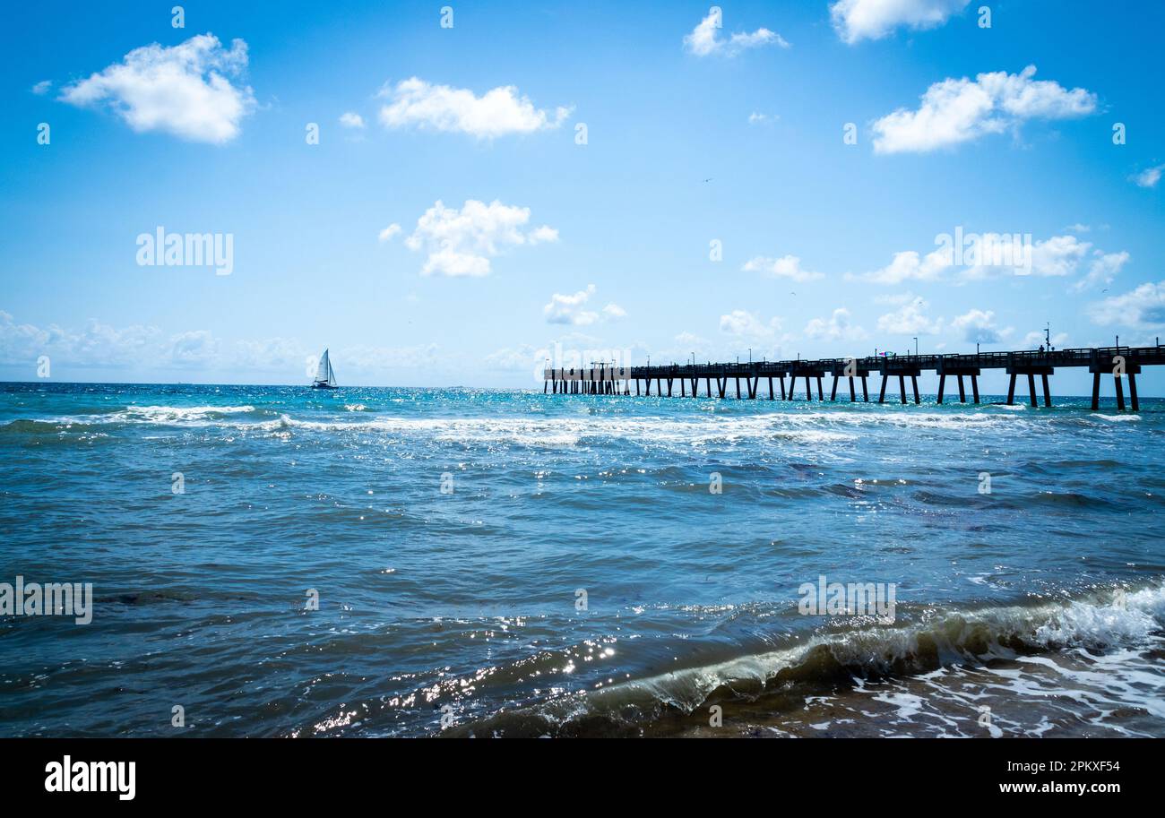 Dania Beach Pier en Floride, un après-midi ensoleillé Banque D'Images