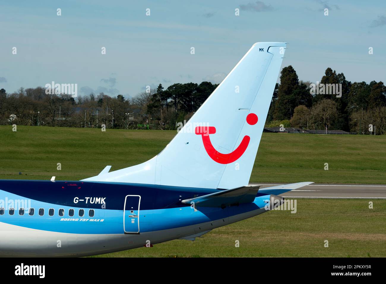 TUI Boeing 737-8MAX à l'aéroport de Birmingham, Royaume-Uni (G-TUMK) Banque D'Images