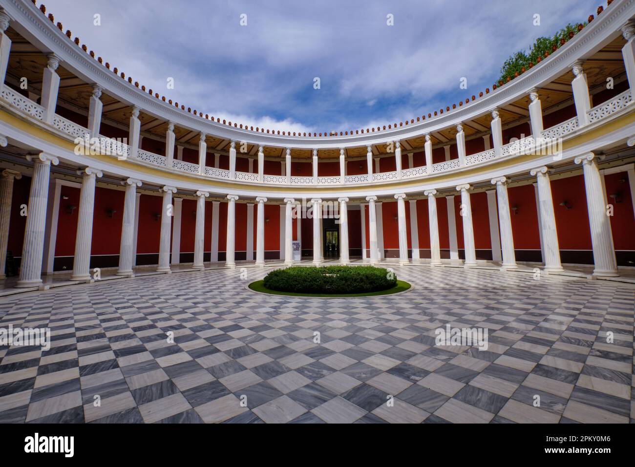 Cour ouverte du Zappeion Hall à Athènes au printemps Banque D'Images