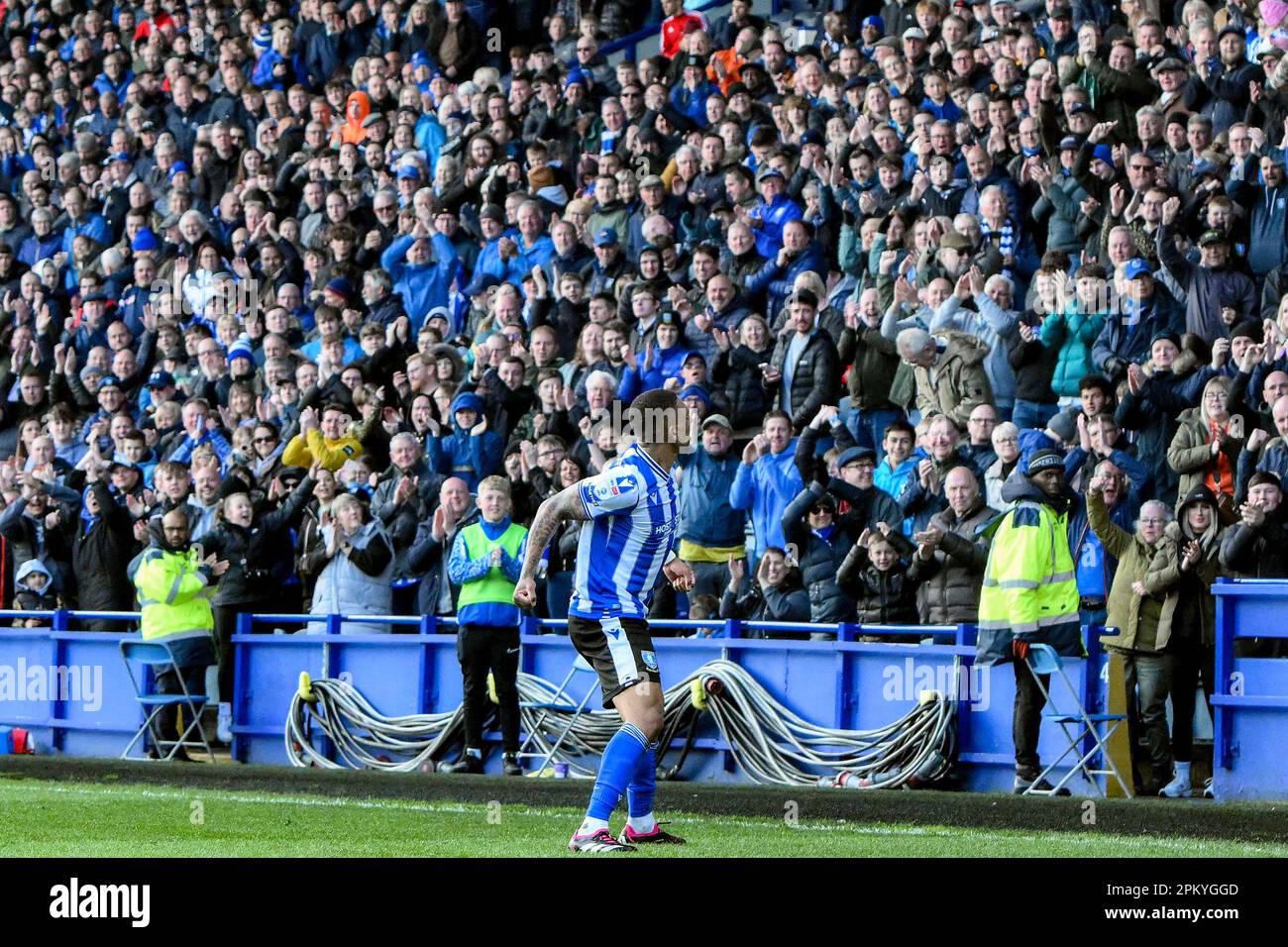 Sheffield, Royaume-Uni. 10th avril 2023. Liam Palmer #2 de Sheffield mercredi fête son objectif de faire 3-0 pendant le match Sky Bet League 1 Sheffield mercredi contre Accrington Stanley à Hillsborough, Sheffield, Royaume-Uni, 10th avril 2023 (photo de Ben Roberts/News Images) à Sheffield, Royaume-Uni le 4/10/2023. (Photo de Ben Roberts/News Images/Sipa USA) crédit: SIPA USA/Alay Live News Banque D'Images