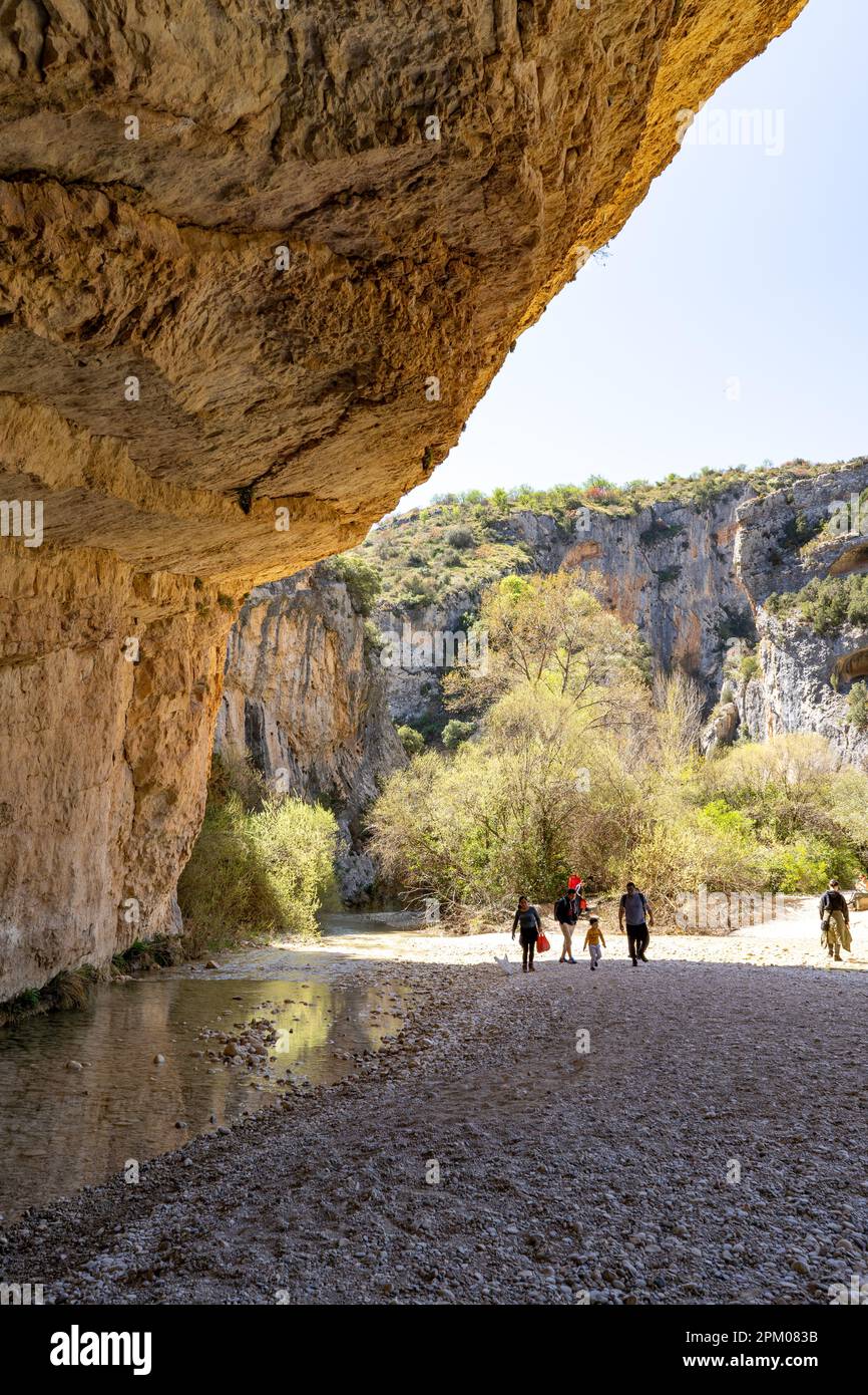 Grotte de Picahammer située dans le canyon de la rivière Vero, le long des passerelles de l'Alquezar. Espagne, Aragon, Huesca, Alquezar. Banque D'Images