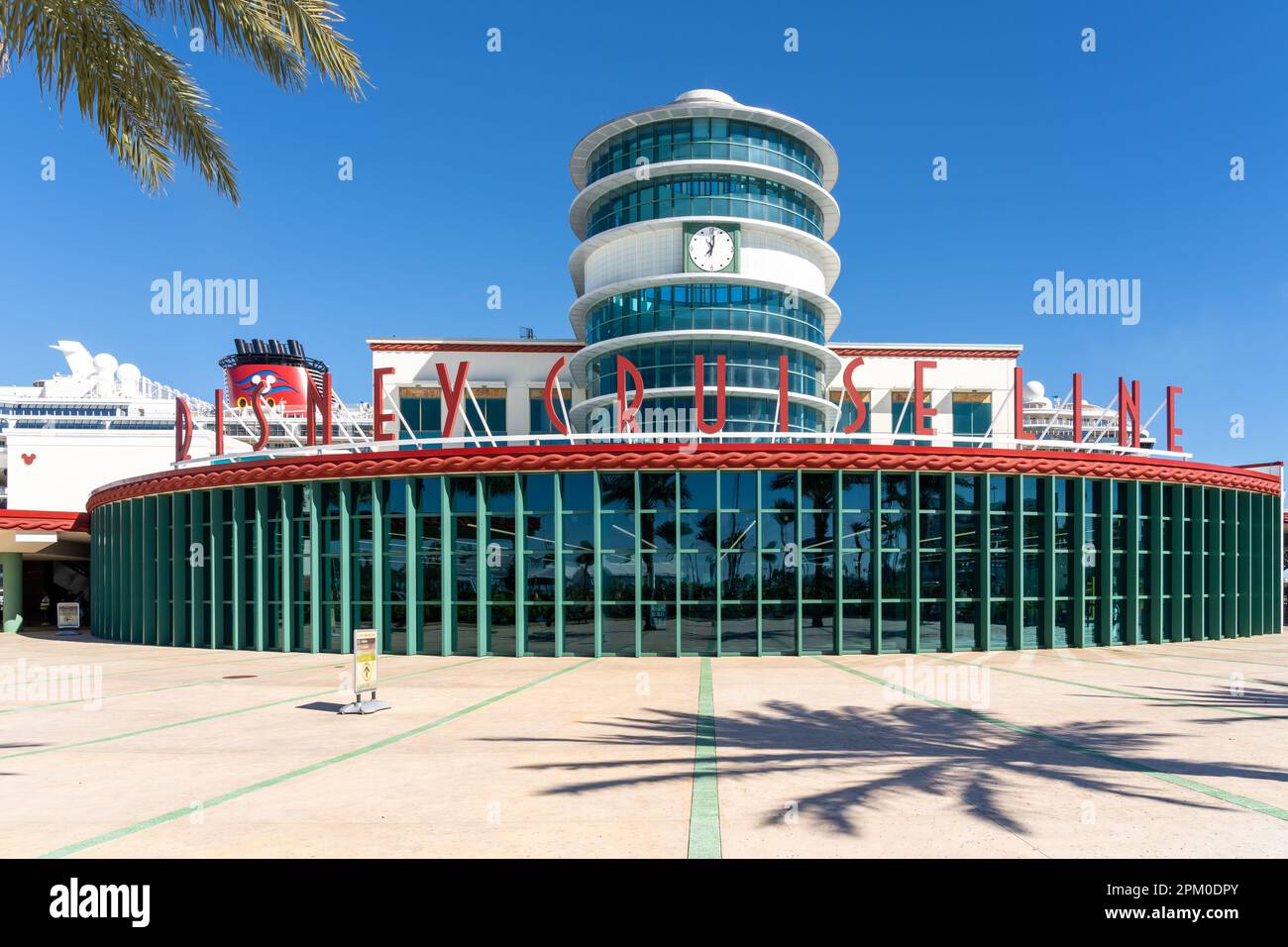 Disney Cruise Line terminal Port Canaveral en Floride, États-Unis. Banque D'Images