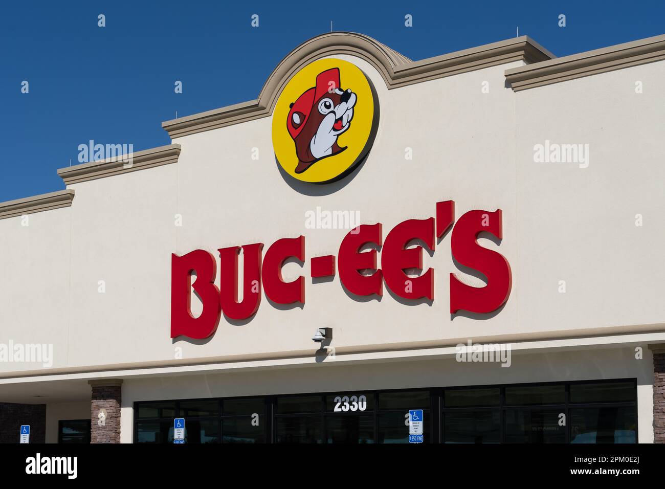 Enseigne de magasin de BUC-EE sur le bâtiment à Daytona Beach, FL, États-Unis. Banque D'Images