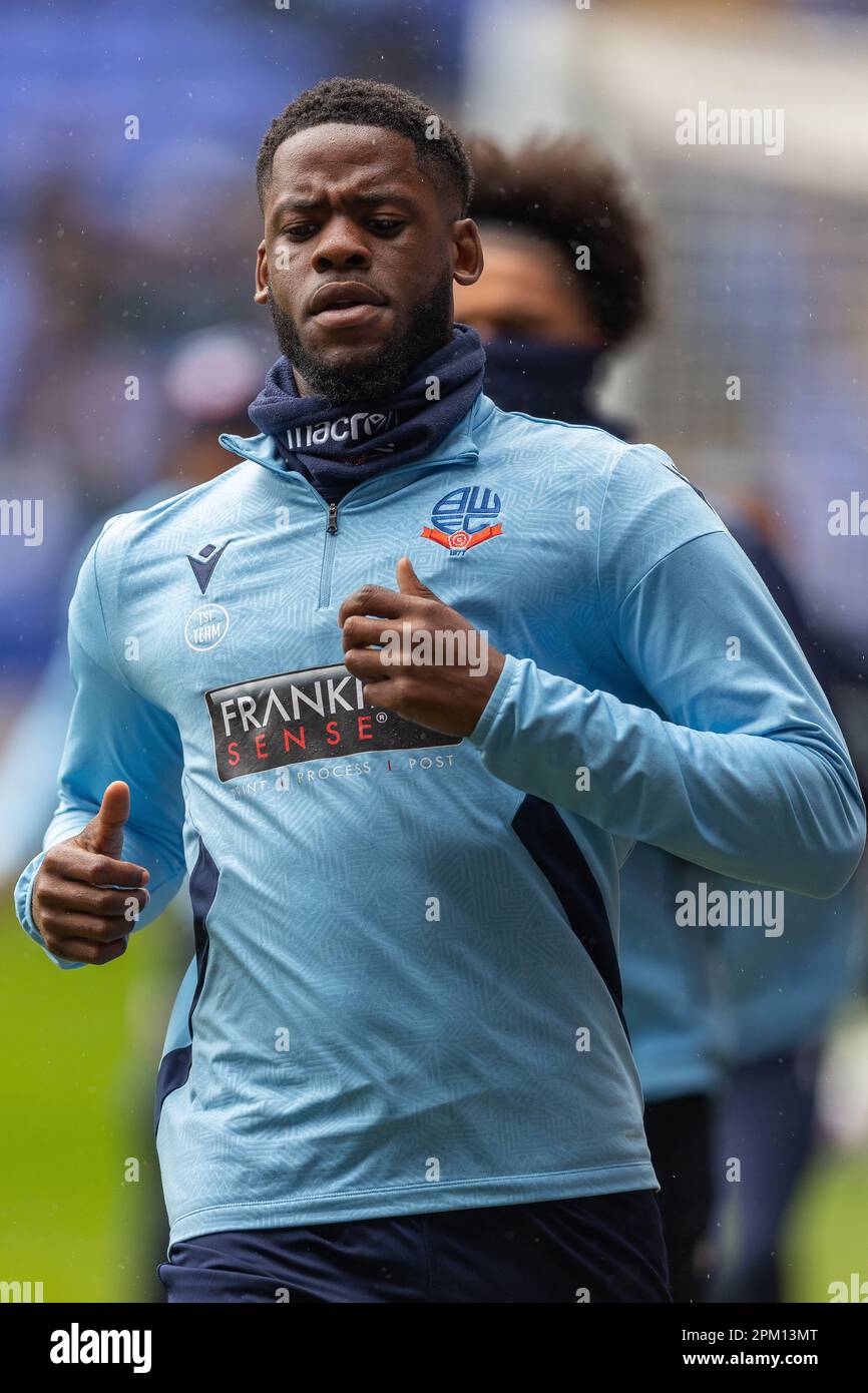 Luke Mbete-Tabu #28 de Bolton Wanderers pendant le match Sky Bet League 1 Bolton Wanderers contre Cambridge United à l'Université de Bolton Stadium, Bolton, Royaume-Uni, 10th avril 2023 (photo de Craig Anthony/News Images) Banque D'Images