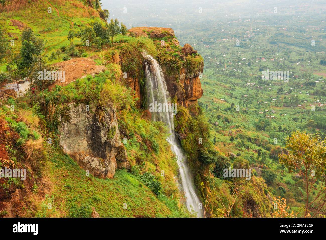 Vue panoramique sur la cascade de Wanale à Mount Elgon, Mbale, Ouganda Banque D'Images