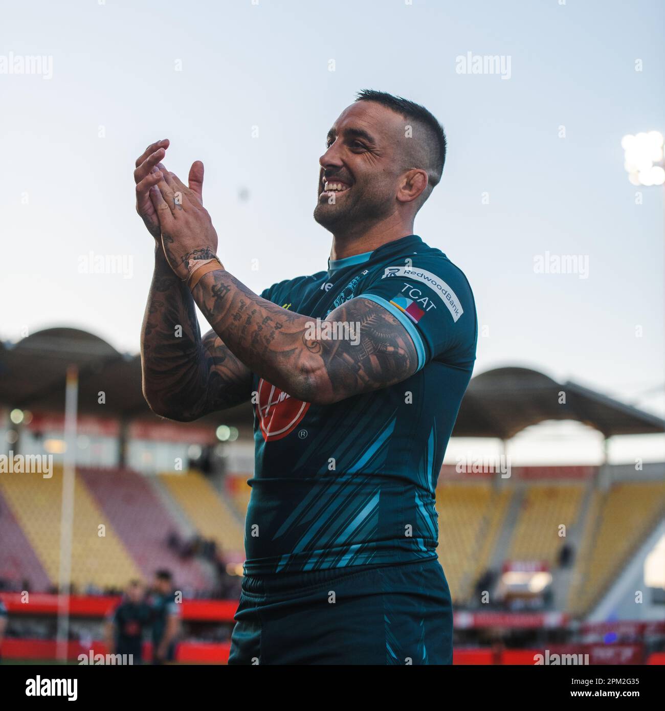 Les joueurs de Warrington Wolves célèbrent la victoire sur les Dragons catalans dans la Super League de Betfred Josh McGuire / Paul Vaughan / Matty Ashton / Josh Thewlis Banque D'Images