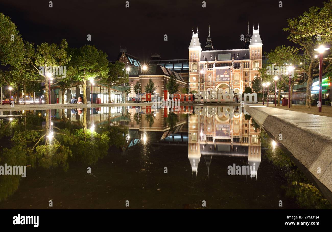 Amsterdam, Pays-Bas - 15 août 2017 : le Rijksmuseum Amsterdam quartier des musées avec les mots je Amsterdam à Amsterdam, Pays-Bas. Banque D'Images