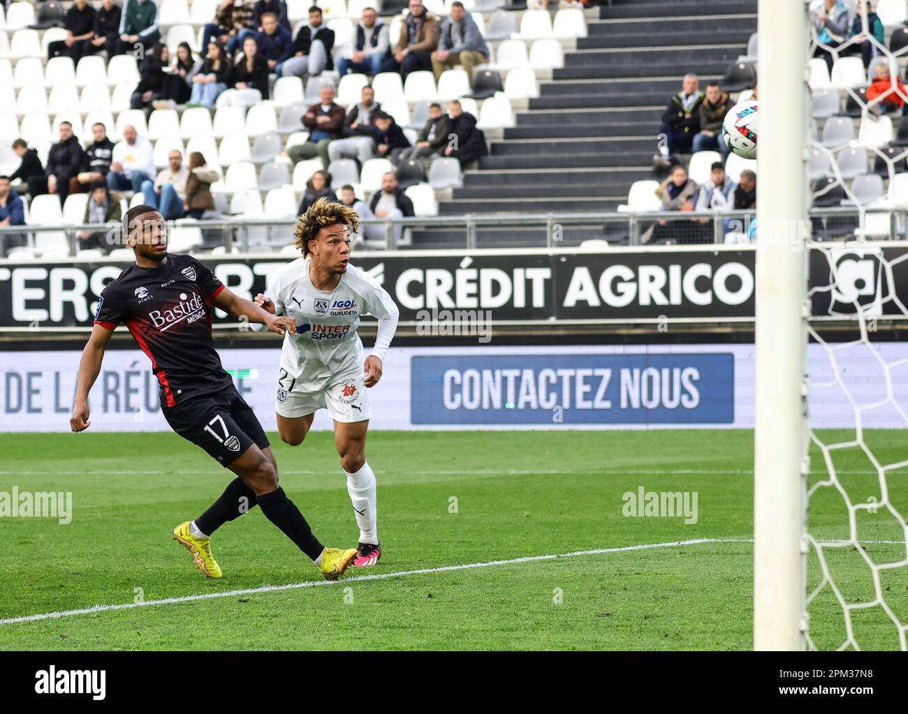 ©PHOTOPQR/LE COURRIER PICARD/CRUZ ; Amiens ; 08/04/2023 ; Amiens - Stade de la Licorne - football - Ligue 2 - Amiens SC vs Nîmes - Antiste et Labonne. Photo Manon Cruz Banque D'Images