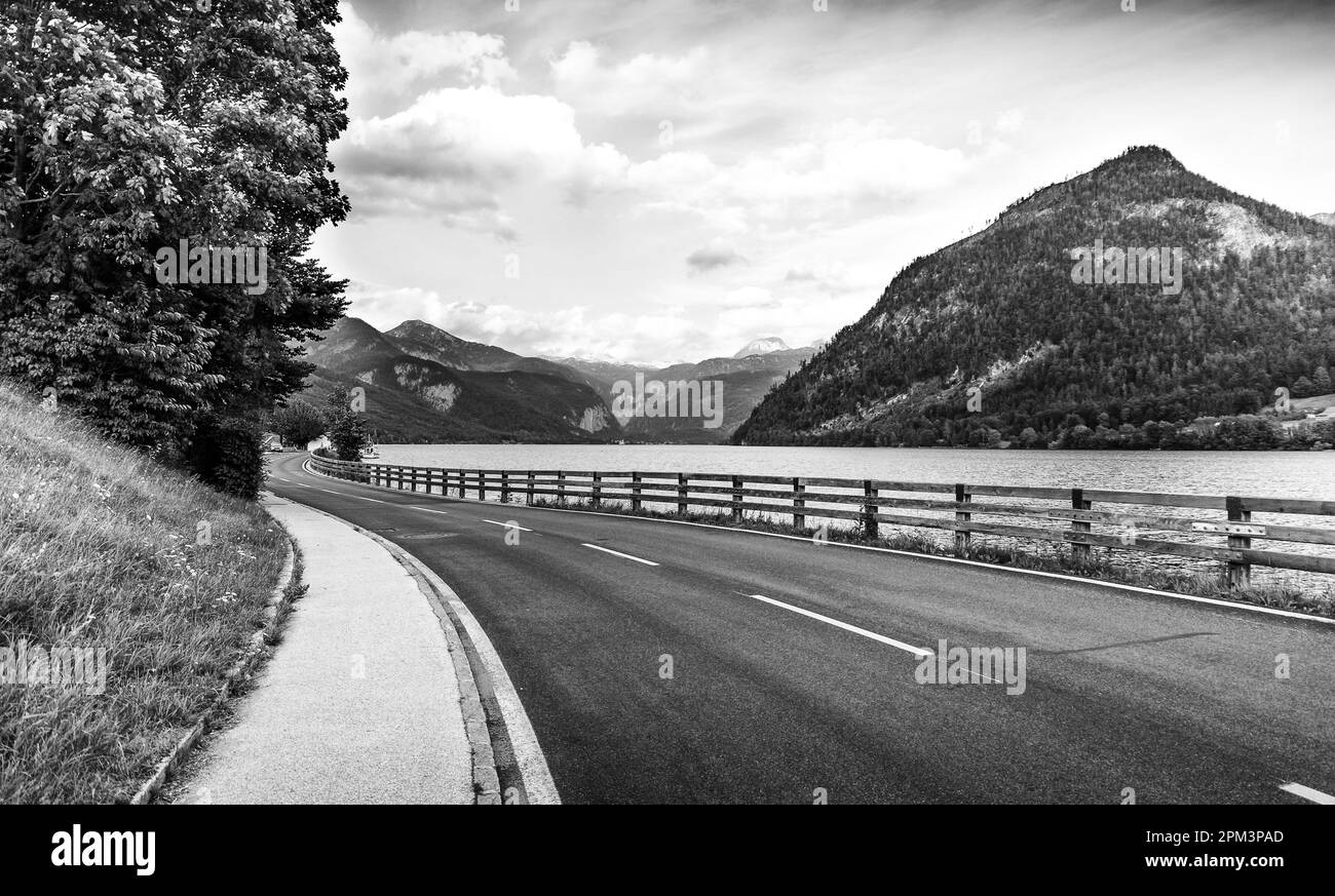 Route dans les Alpes autrichiennes. Banque D'Images