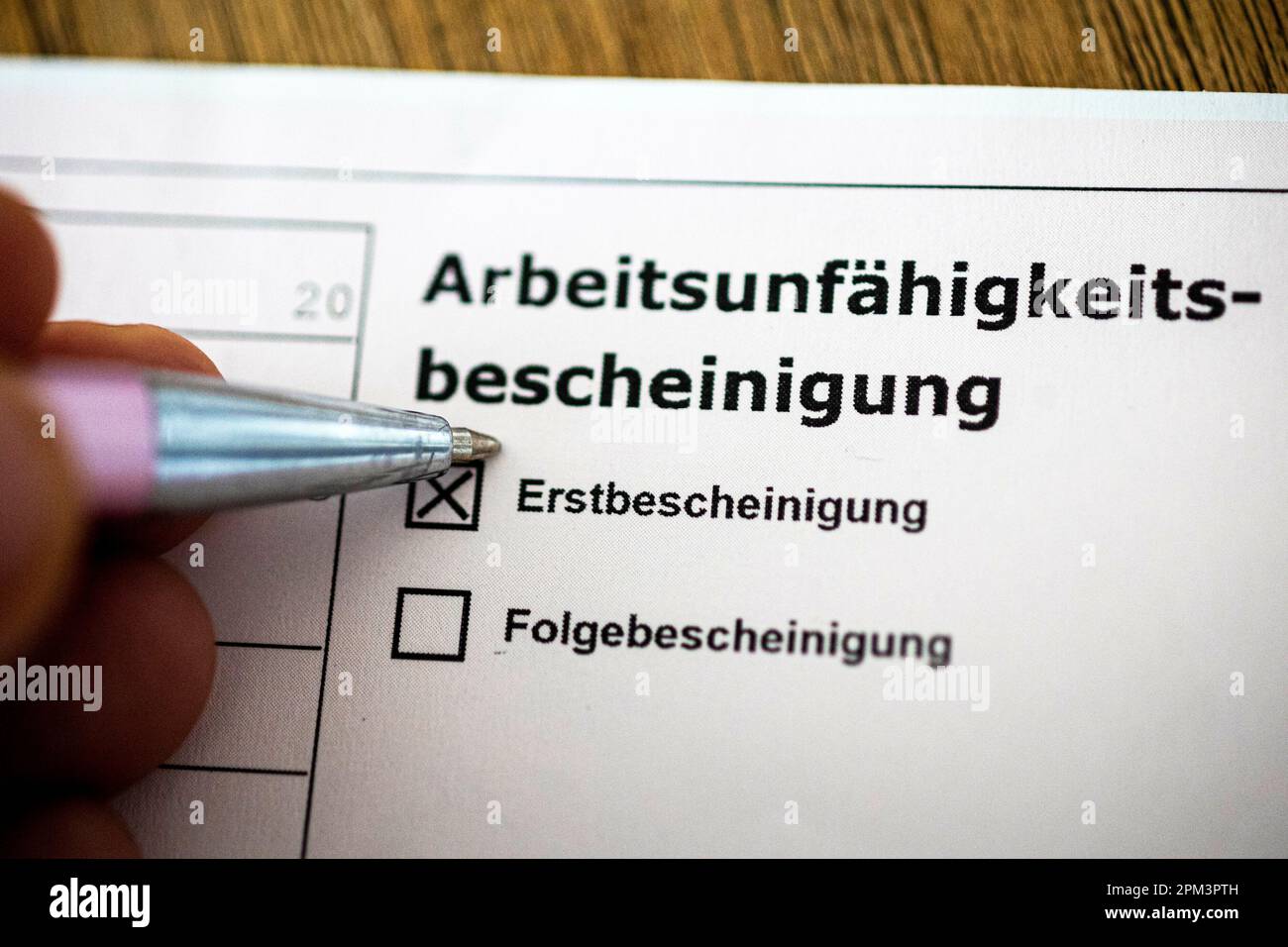 Certificat d'incapacité de travail à Dortmund, 11 avril 2023. Copyright: Leon Kuegeler/photothek.de Banque D'Images