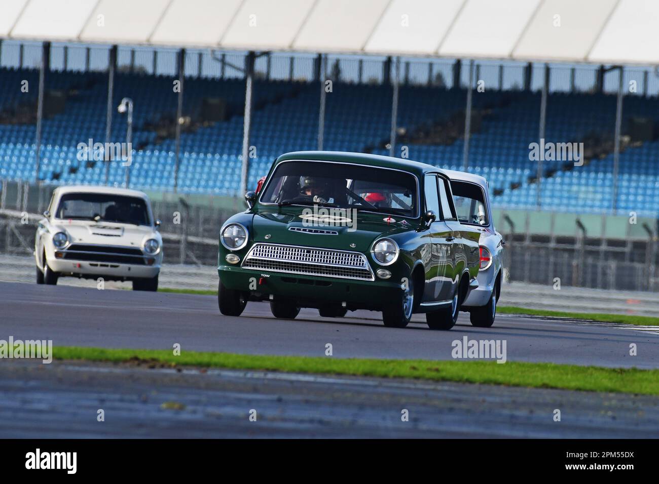 Paddy Shovlin, Ford Lotus Cortina, une heure de course pour une grille combinant le défi de voiture de tourisme historique, HTCC, le Trophée Tony dron pour Touring C Banque D'Images