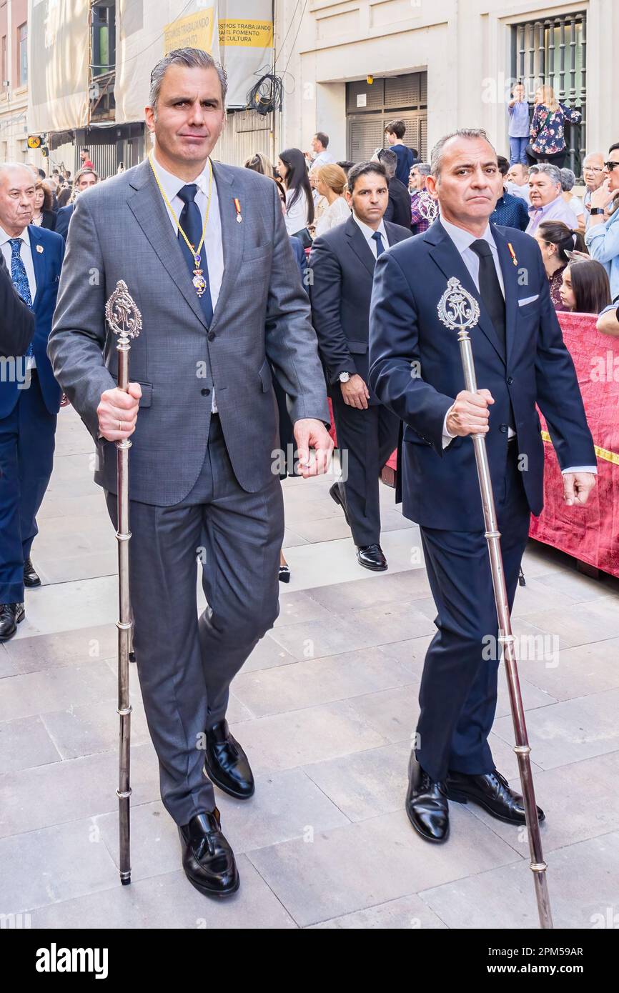 Huelva, Espagne - 1 avril 2023: Javier Ortega Smith, un des leaders du parti politique VOX, en parade accompagnant le samedi de la passion à la Banque D'Images