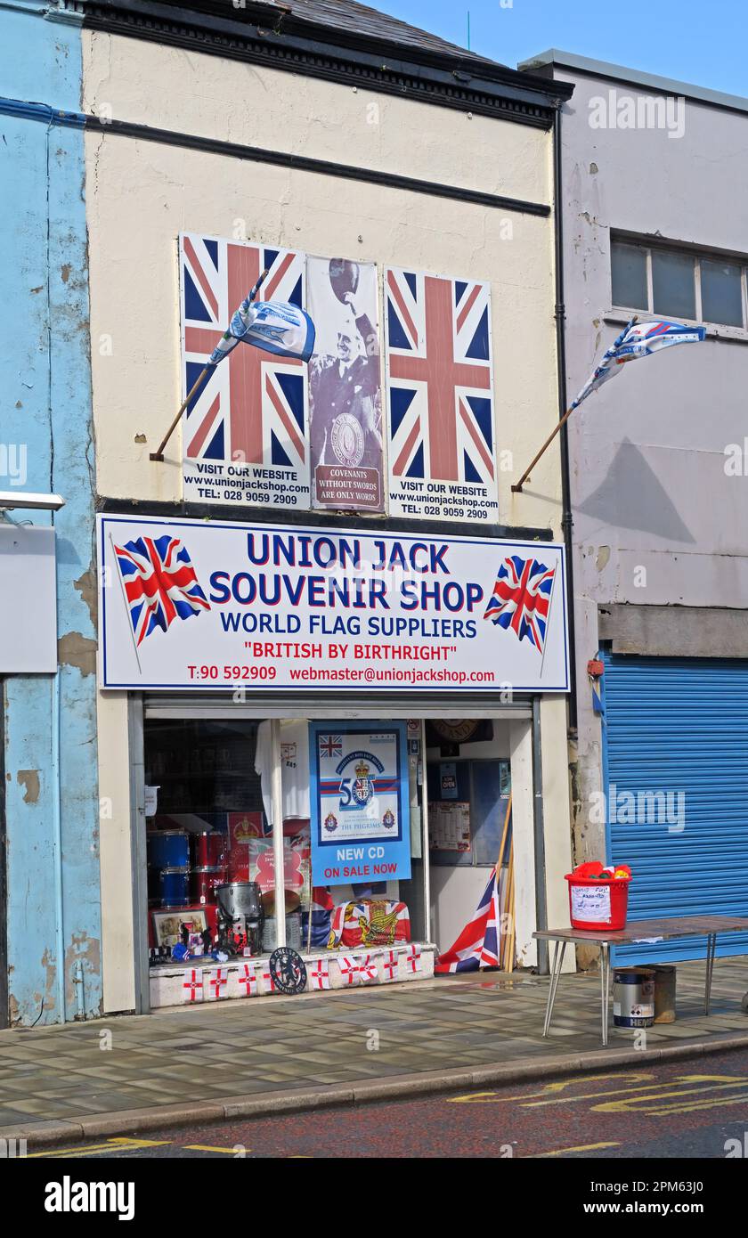 The Union Jack Souvenier Shop, World Flag approvisionnements, British by Birthright, 354 Newtownards Rd, Belfast, Irlande du Nord, Royaume-Uni, BT4 1HG Banque D'Images