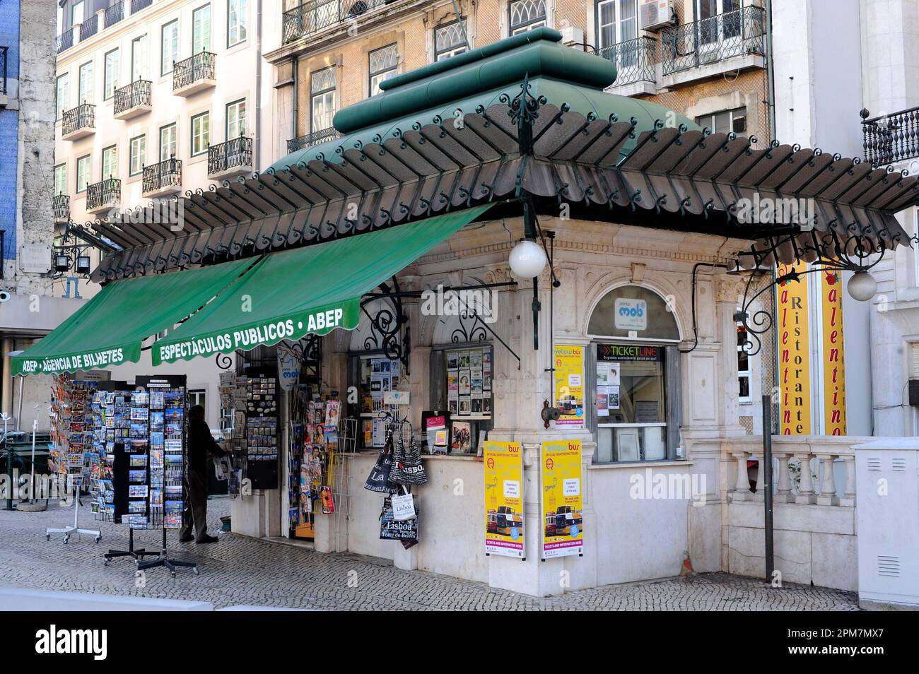Lisbonne (Lisboa), kiosque typique. Portugal. Banque D'Images