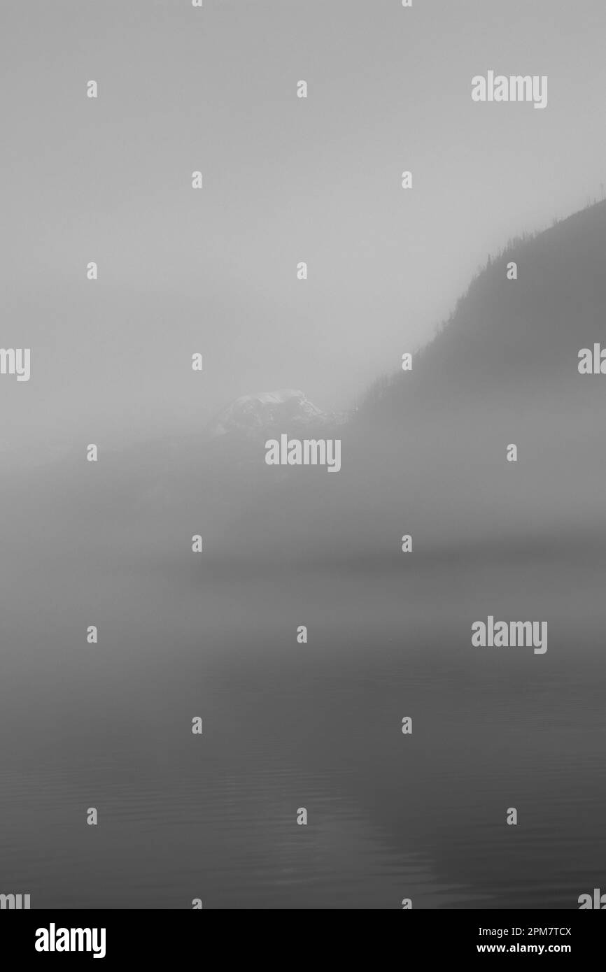 brouillard dans les montagnes Banque D'Images