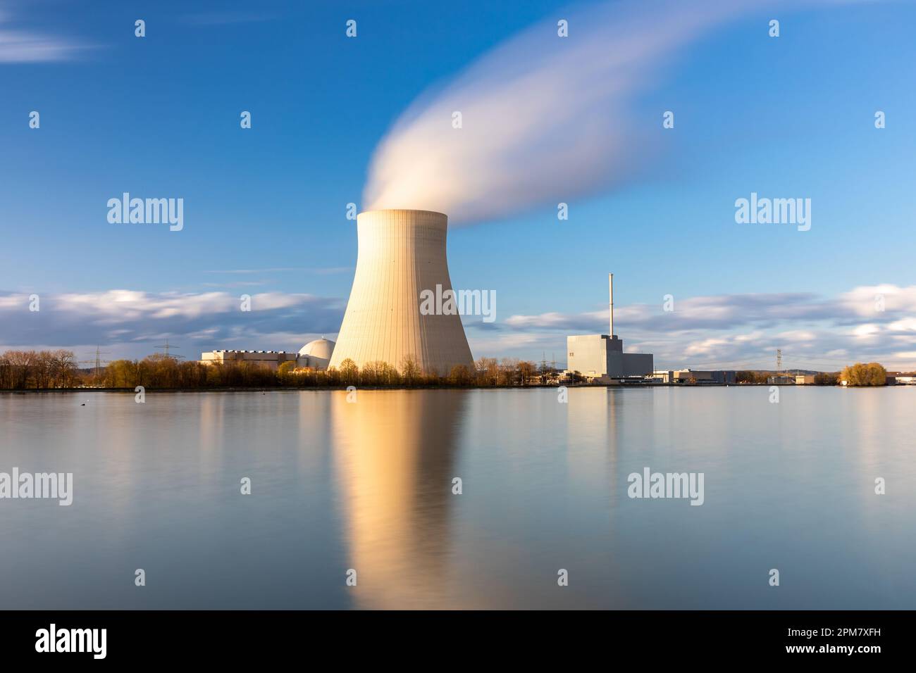 Centrale nucléaire Isar près de Landshut, Bavière, Allemagne Banque D'Images
