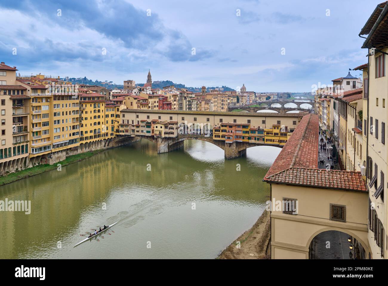 Pont médiéval Ponte Vecchio sur l'Arno, Florence, Toscane, Italie Banque D'Images