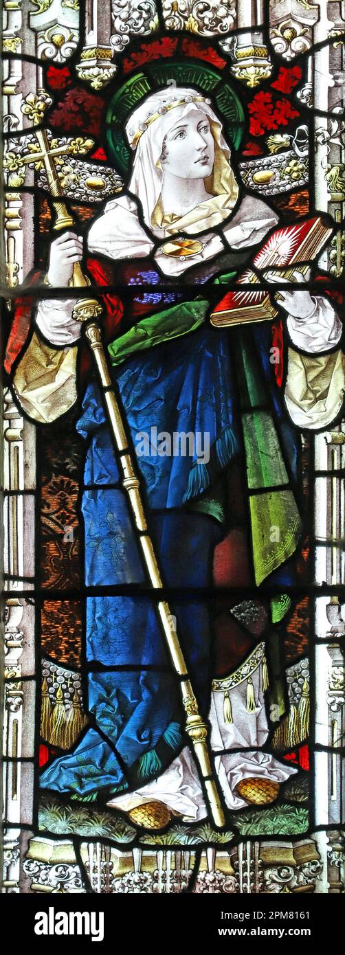 Vitraux de Percy Bacon and Brothers illustrant la foi de vertu, Église Saint-Aidan, Bamburgh, Northumberland, Angleterre Banque D'Images