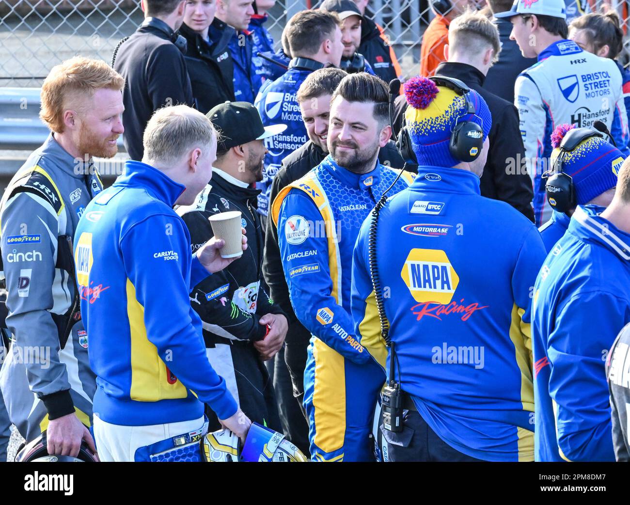 Longfield, Royaume-Uni. 12th avril 2023. Brands Hatch circuit, Longfield, Kent, Royaume-Uni, le 12 avril 2023. Les concurrents au lancement de la saison 2023 du Kwik Fit British Touring car Championships (BTCC) au circuit Brands Hatch, Longfield, Kent, Royaume-Uni, le 12 avril 2023. Credit: Francis Knight/Alay Live News Banque D'Images