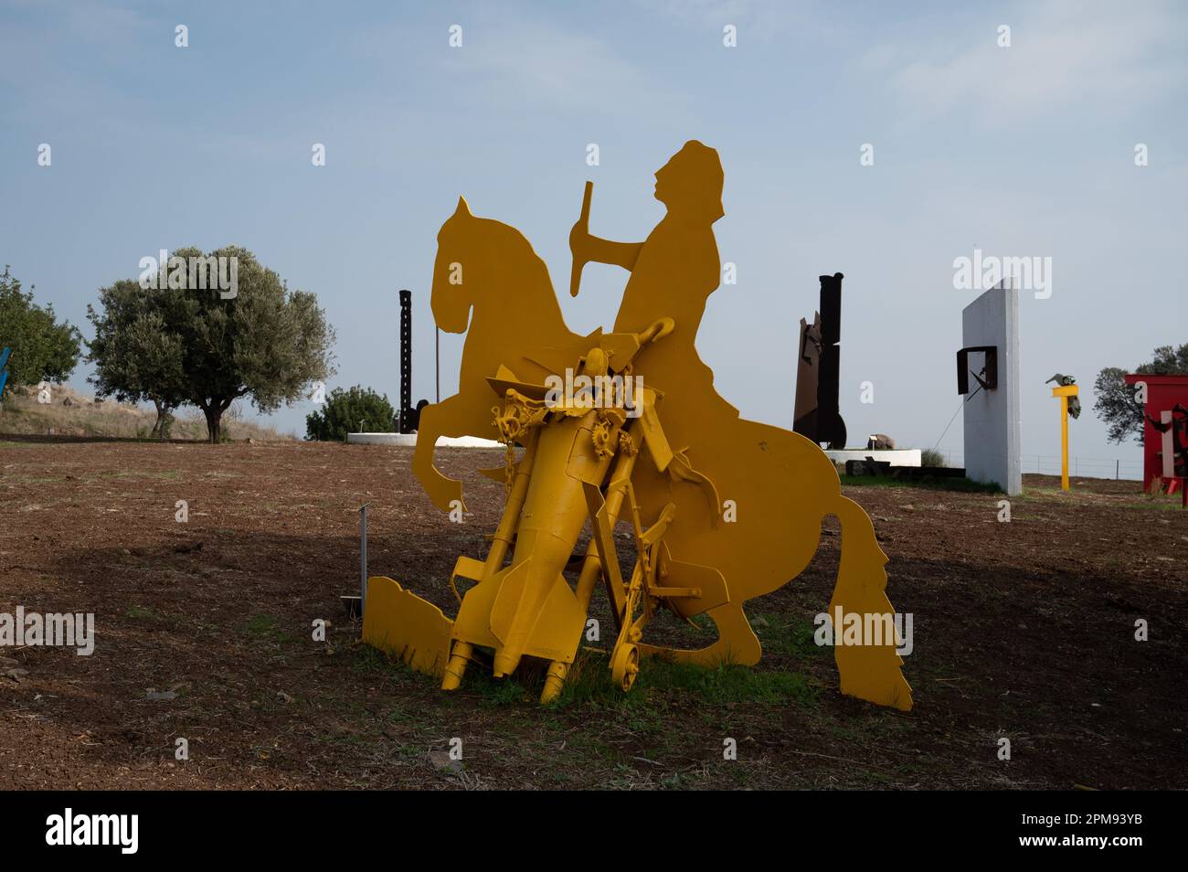 Kohav HaYarden, Israël 24 décembre 2022 sculptures de l'artiste Yigal Tumarkin, à côté des ruines de la forteresse de Belvoir. Parc national de Kohav HaYarden Banque D'Images