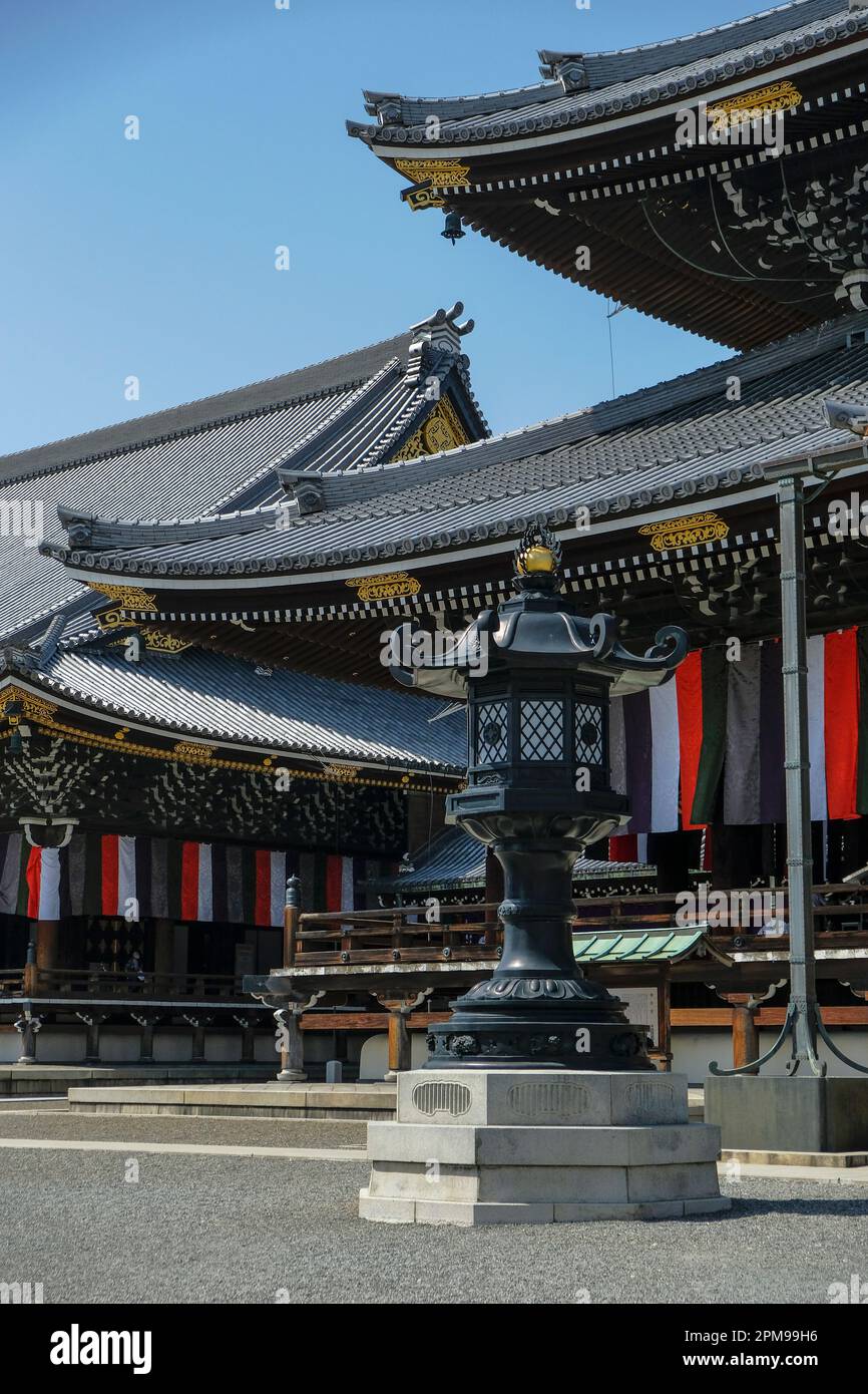 Kyoto, Japon - 28 mars 2023 : le temple de Higashi Honganji est un temple bouddhiste à Kyoto, au Japon. Banque D'Images