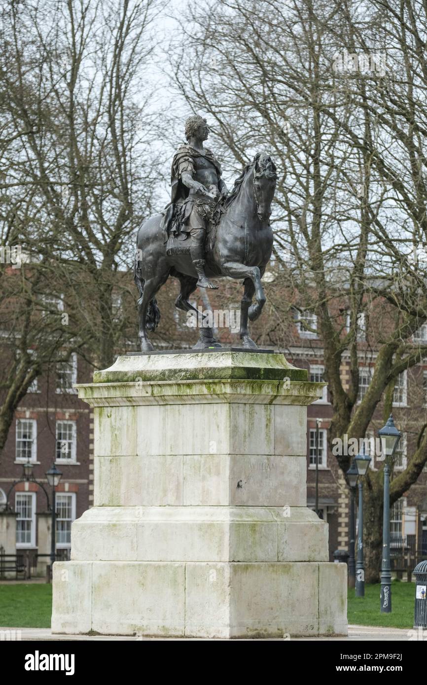 La statue équestre du roi William III à Queen Square Bristol Royaume-Uni Banque D'Images