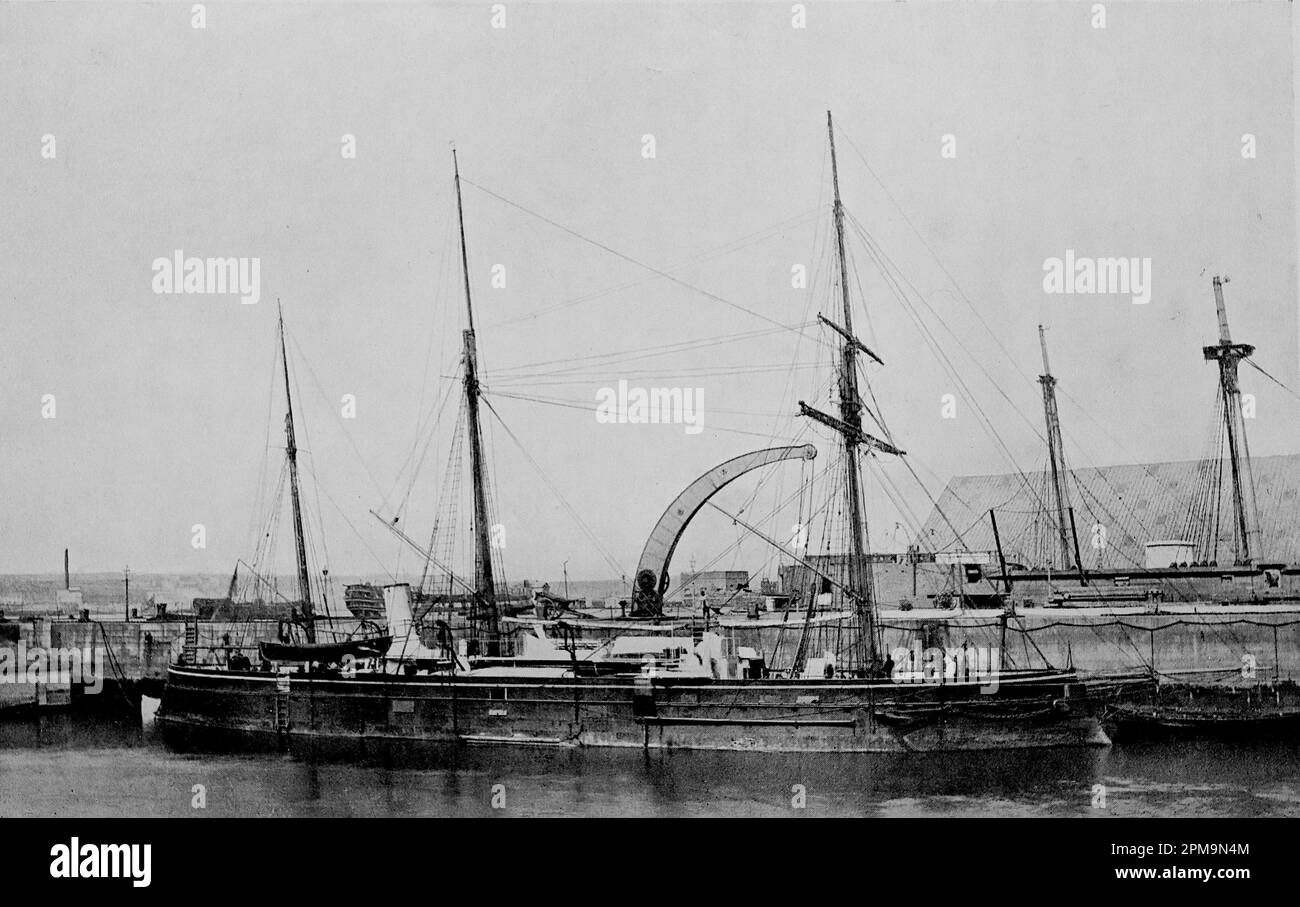 HMS Waterwitch, c1867. Depuis : la flotte de combat britannique, sa création et sa croissance au cours des siècles jusqu'à aujourd'hui. Volume 1, par Fred T. Jane, publié par Library Press Limited, Londres. 1915. Elle a été lancée l'année précédente (1866) et a été un bateau à canon hydraulique en fer de la Marine royale. Elle a été vendue en 1890. Banque D'Images