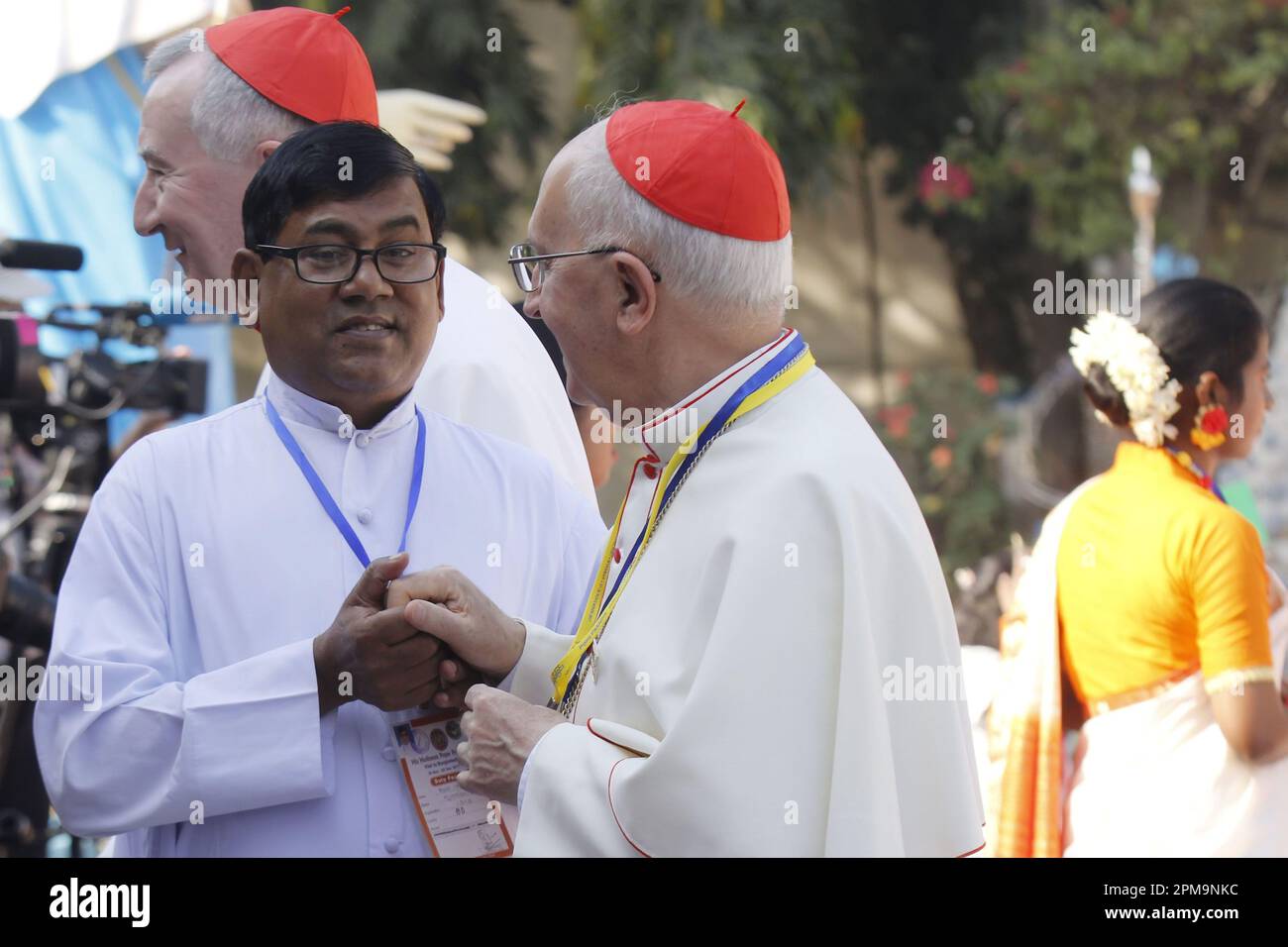 Le pape François arrive à l'église du Saint-Rosaire à Tejgaon à Dhaka au cours de sa visite de trois jours au Bangladesh. Photo: Ripon Abraham tolentinu Banque D'Images