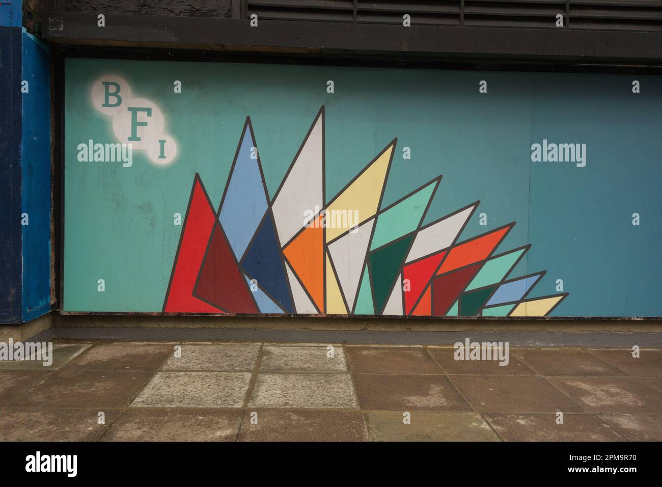 Gros plan de la signalisation du British film Institute sur le pont Waterloo, Southbank, Londres, SE1, Angleterre, Royaume-Uni Banque D'Images