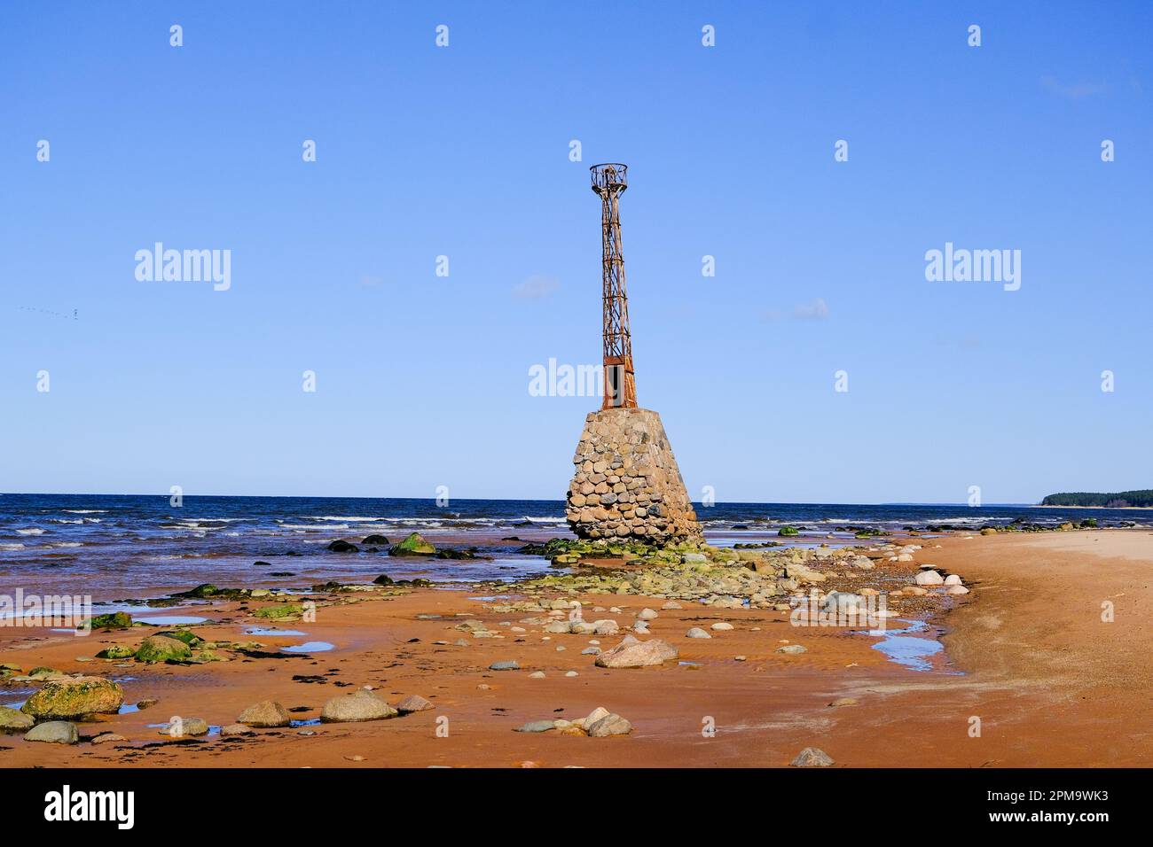 Pierre Riga Ruines de l'ancien phare de Kurmrags sur la rive du golfe de Riga ...