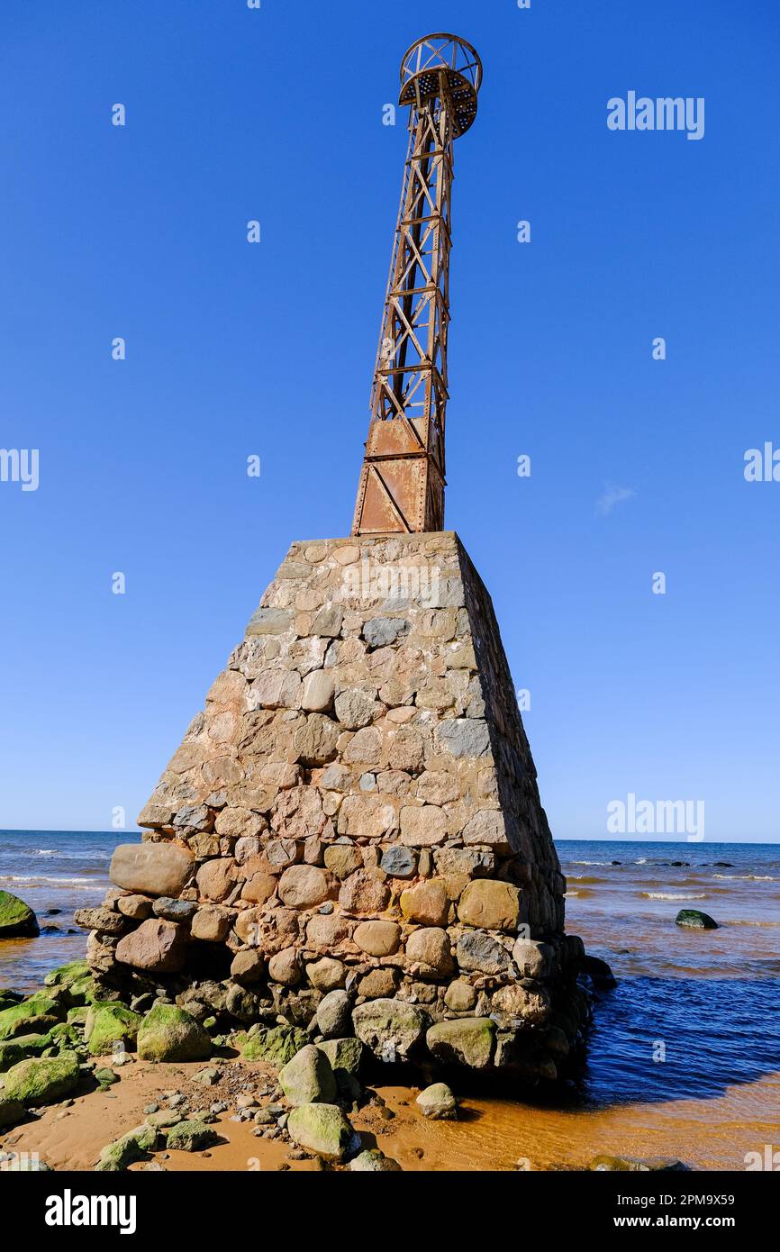 Pierre Riga Ruines de l'ancien phare de Kurmrags sur la rive du golfe de Riga ...