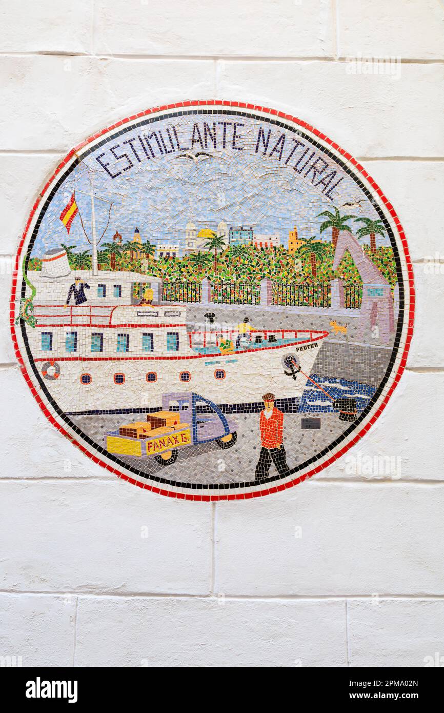 Céramique mosaïque mosaïque signe publicitaire pour estimulante fanex naturel. Stimulant naturel. Photo de bateau et camion., Cadix, Andalousie, Espagne Banque D'Images