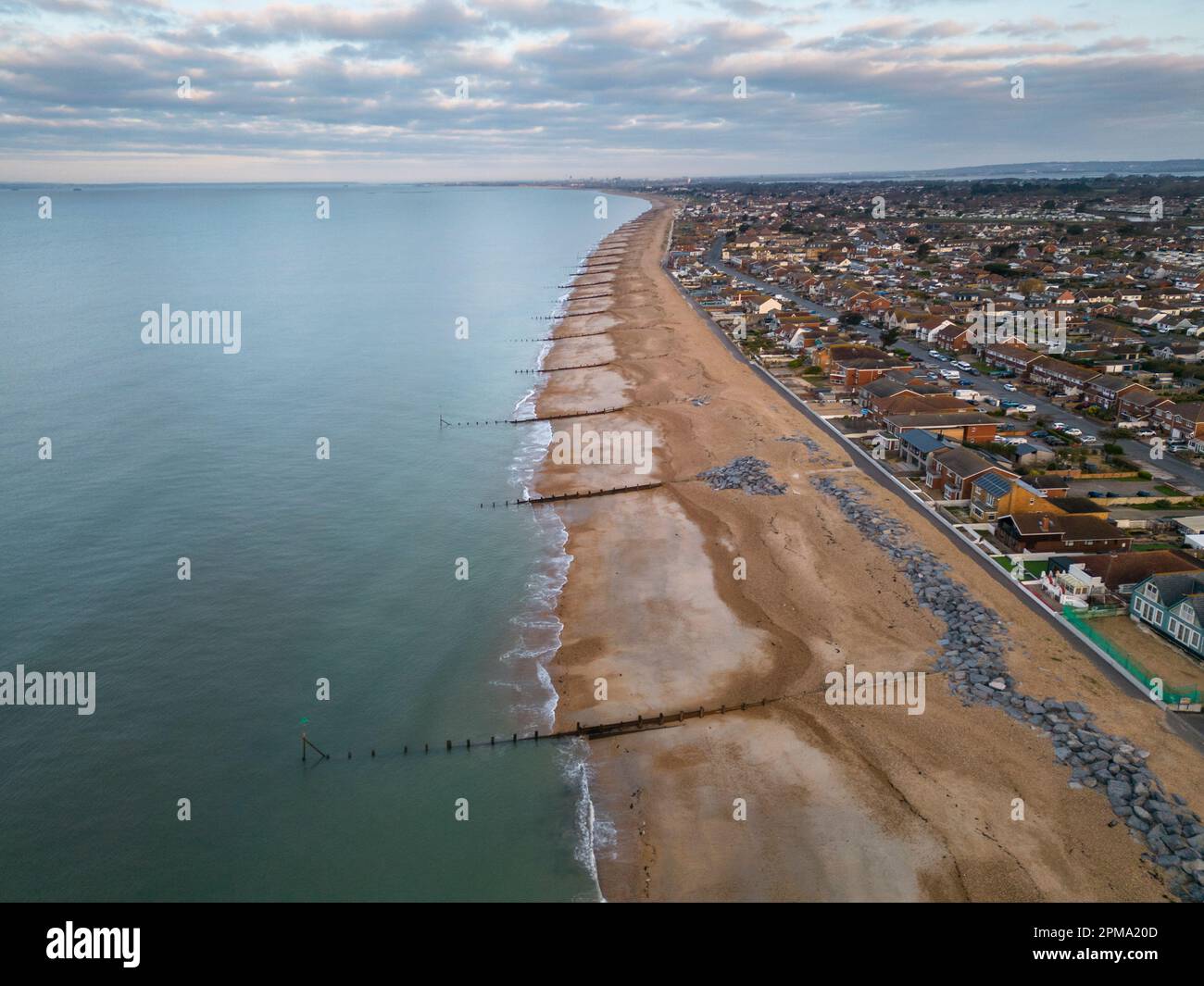 vue aérienne de la plage et de la ville de hayling island sur la côte du hampshire en angleterre Banque D'Images